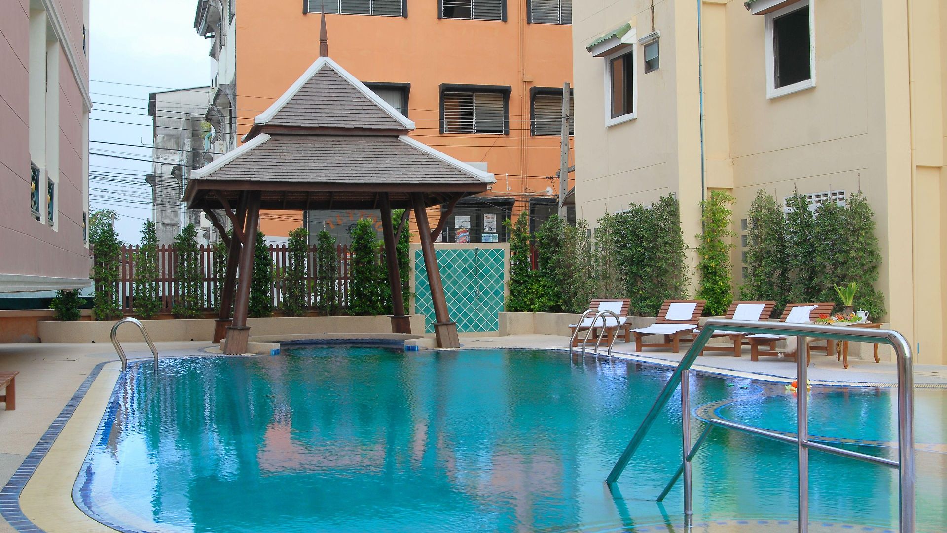 Golden โรงแรม 2*