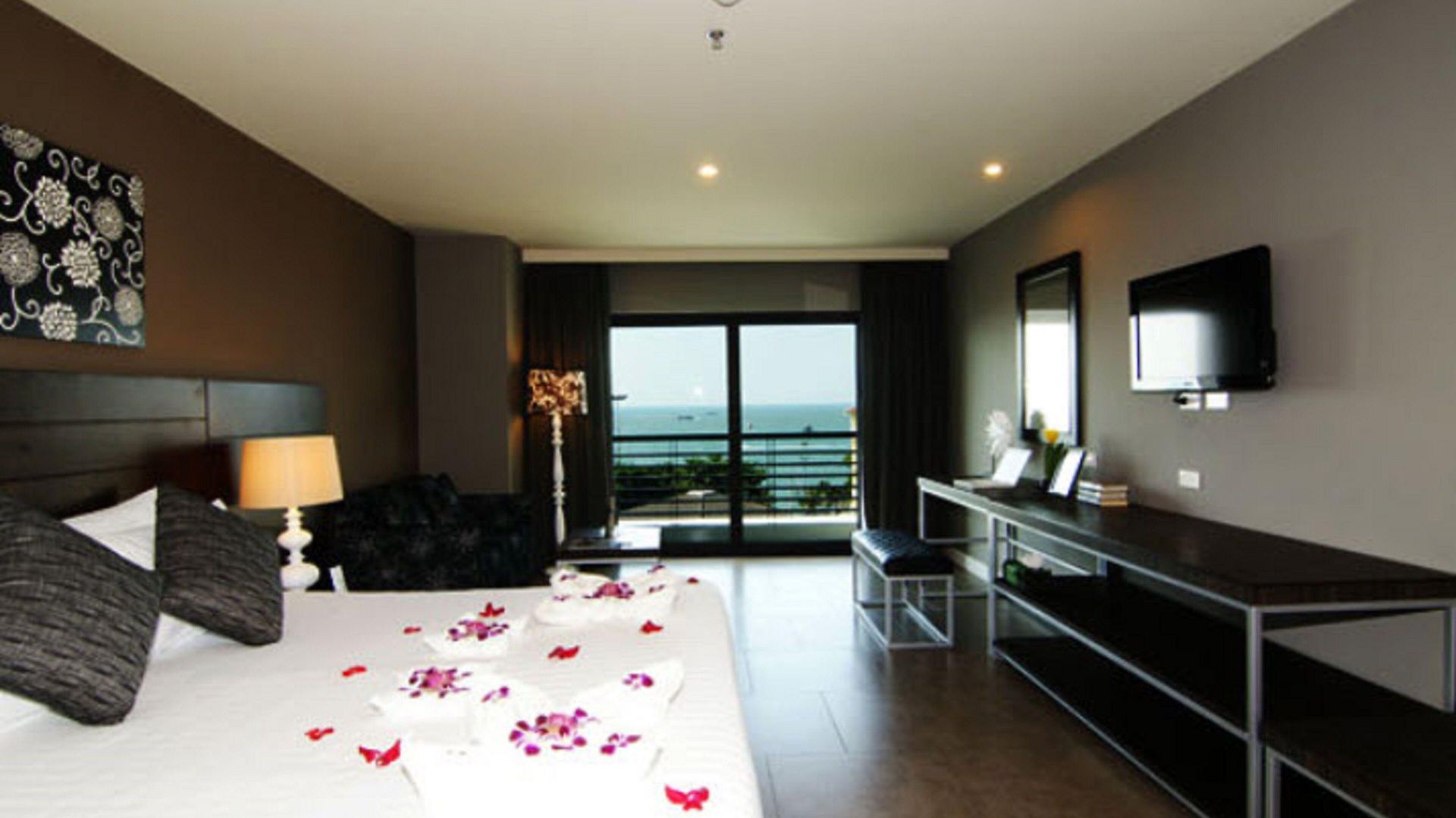 Sea Me Spring Tree (adults Only) โรงแรม Pattaya
