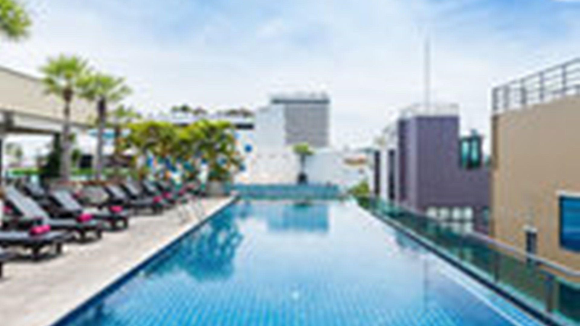 ซี มี สปริง ทู โฮเทล โรงแรม 3*