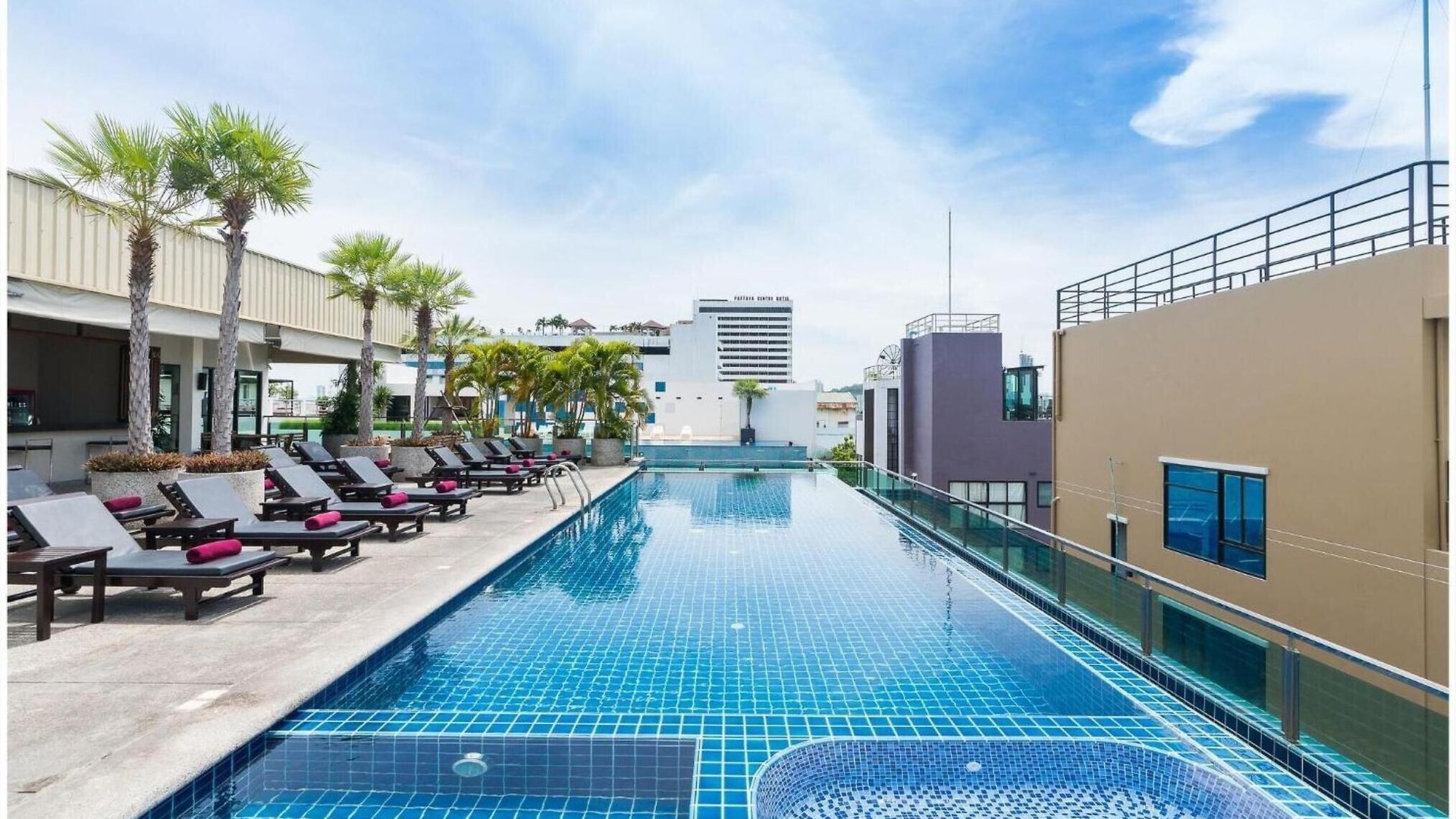 โรงแรม ซี มี สปริง ทู โฮเทล 3*