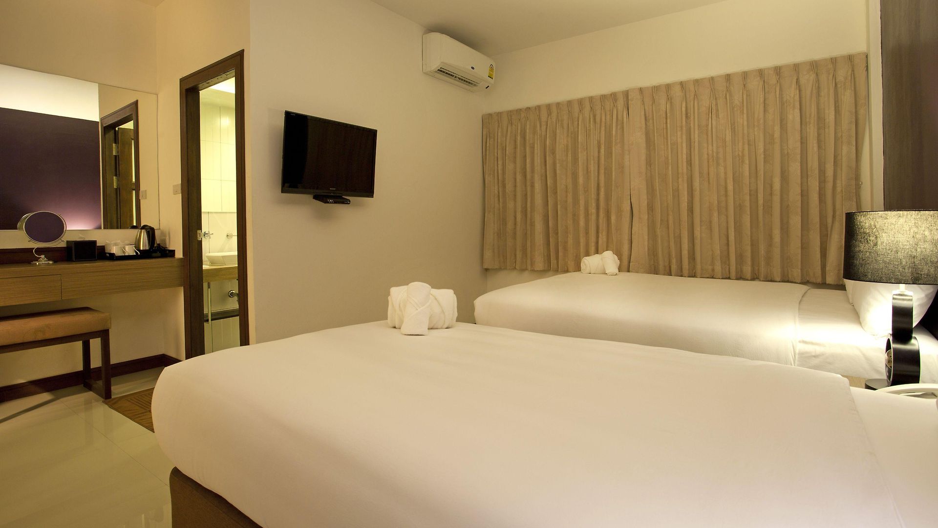 Wiz Hotel 3*