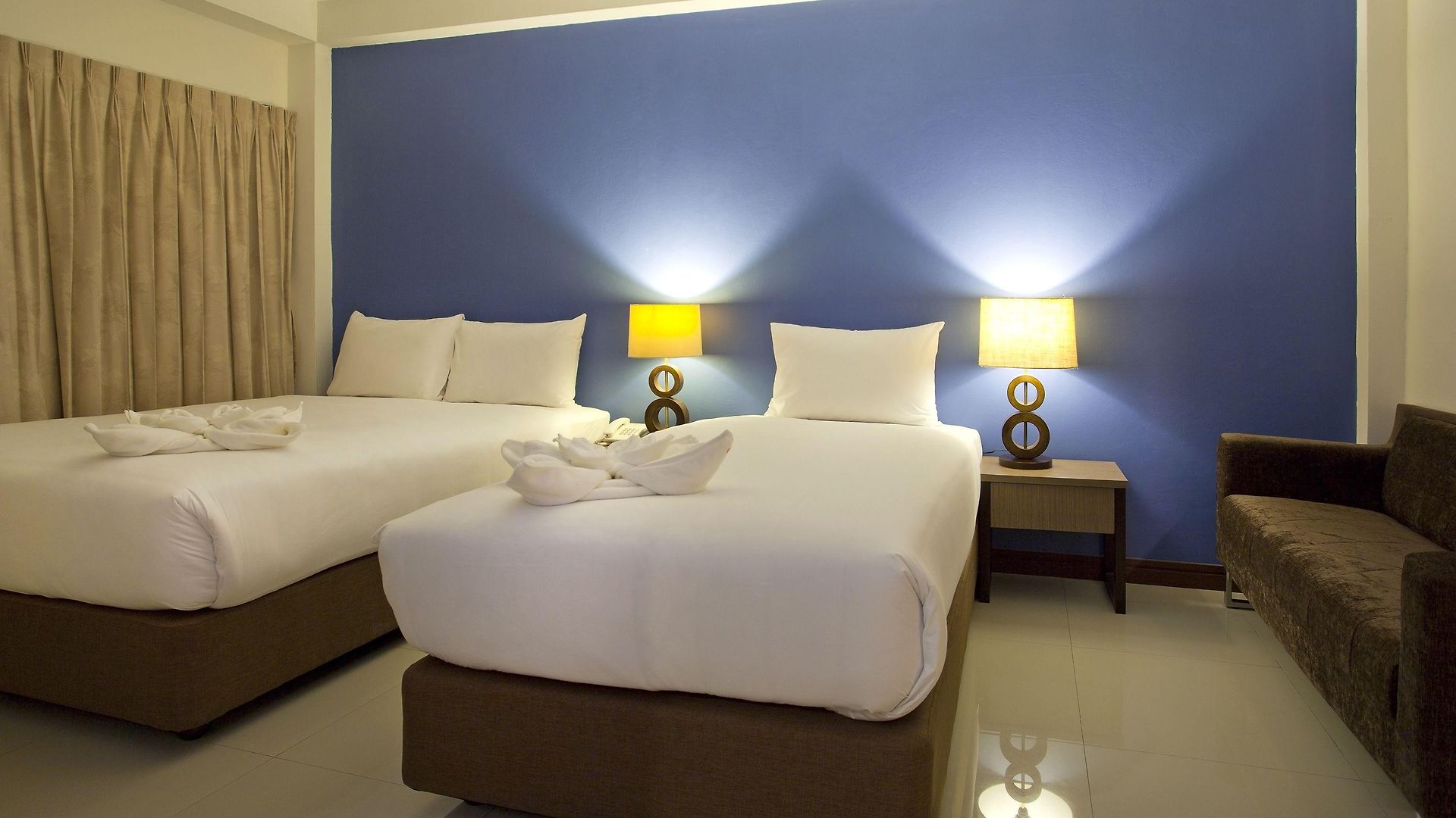 Wiz Hotel 3*