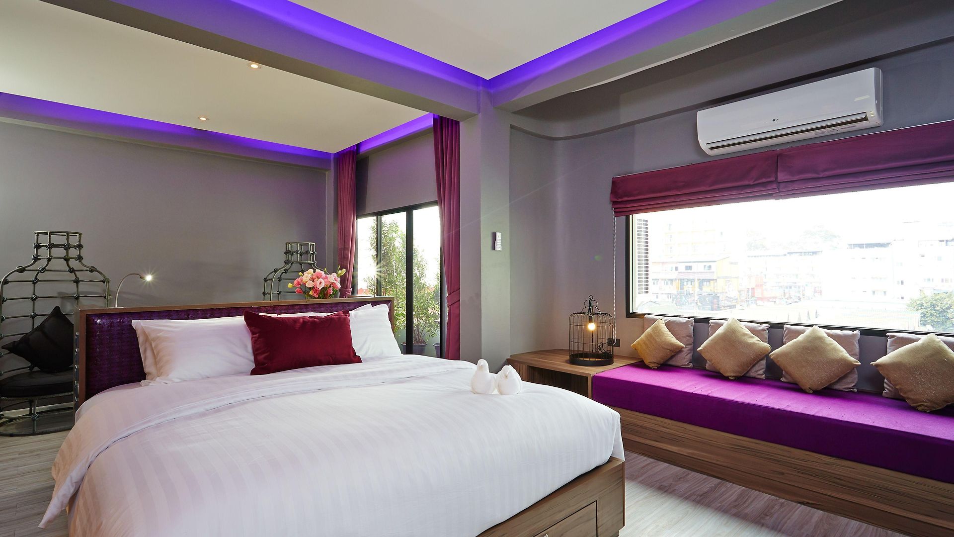 The Weekend โรงแรม
