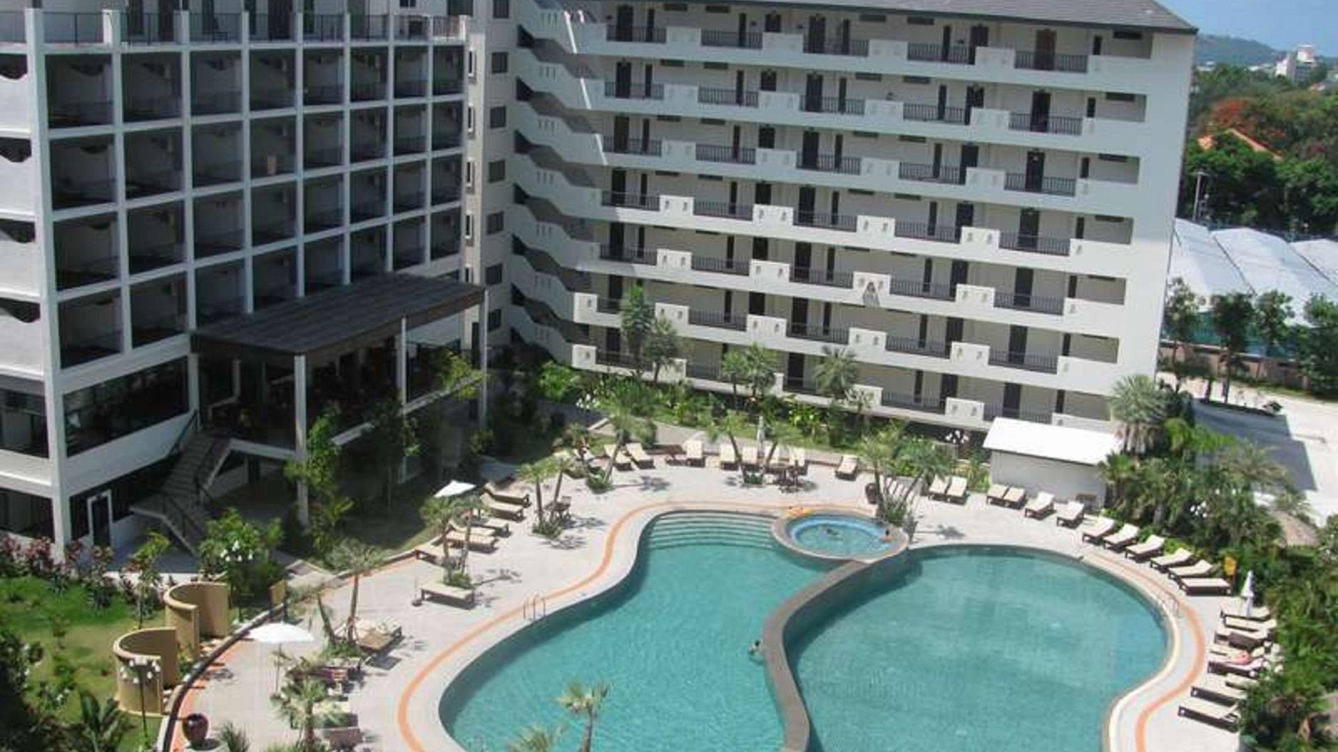 โรงแรม Sunday Wongamat Privacy 4*