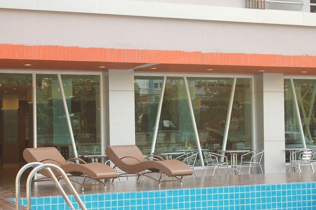 Chariot โรงแรม 3*