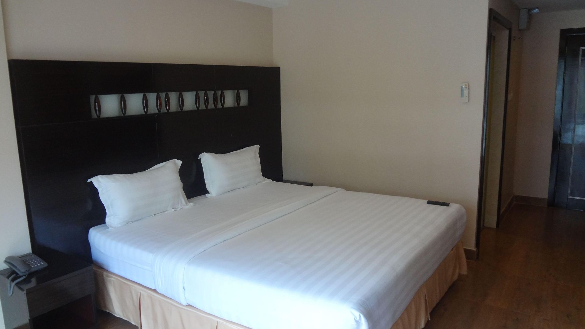 Land Royal โรงแรม
