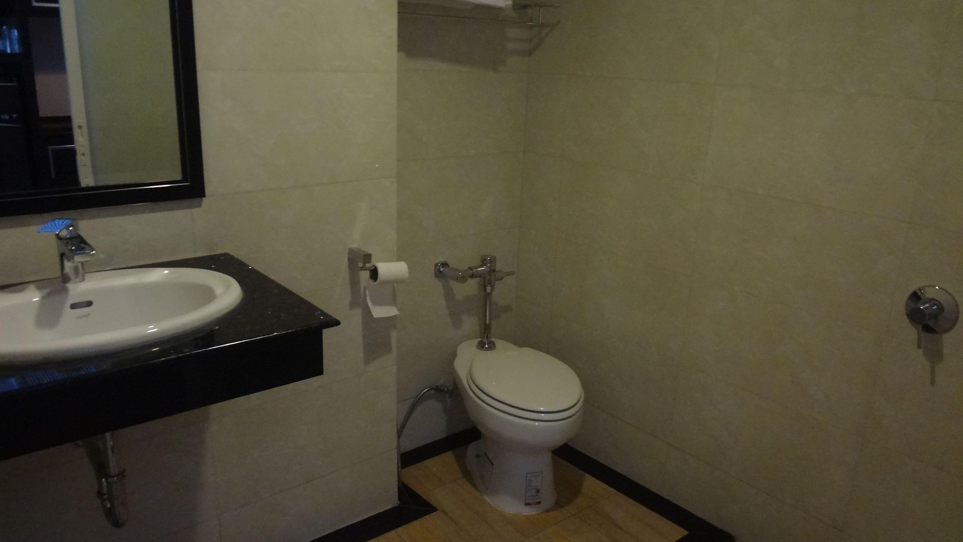 โรงแรม Land Royal