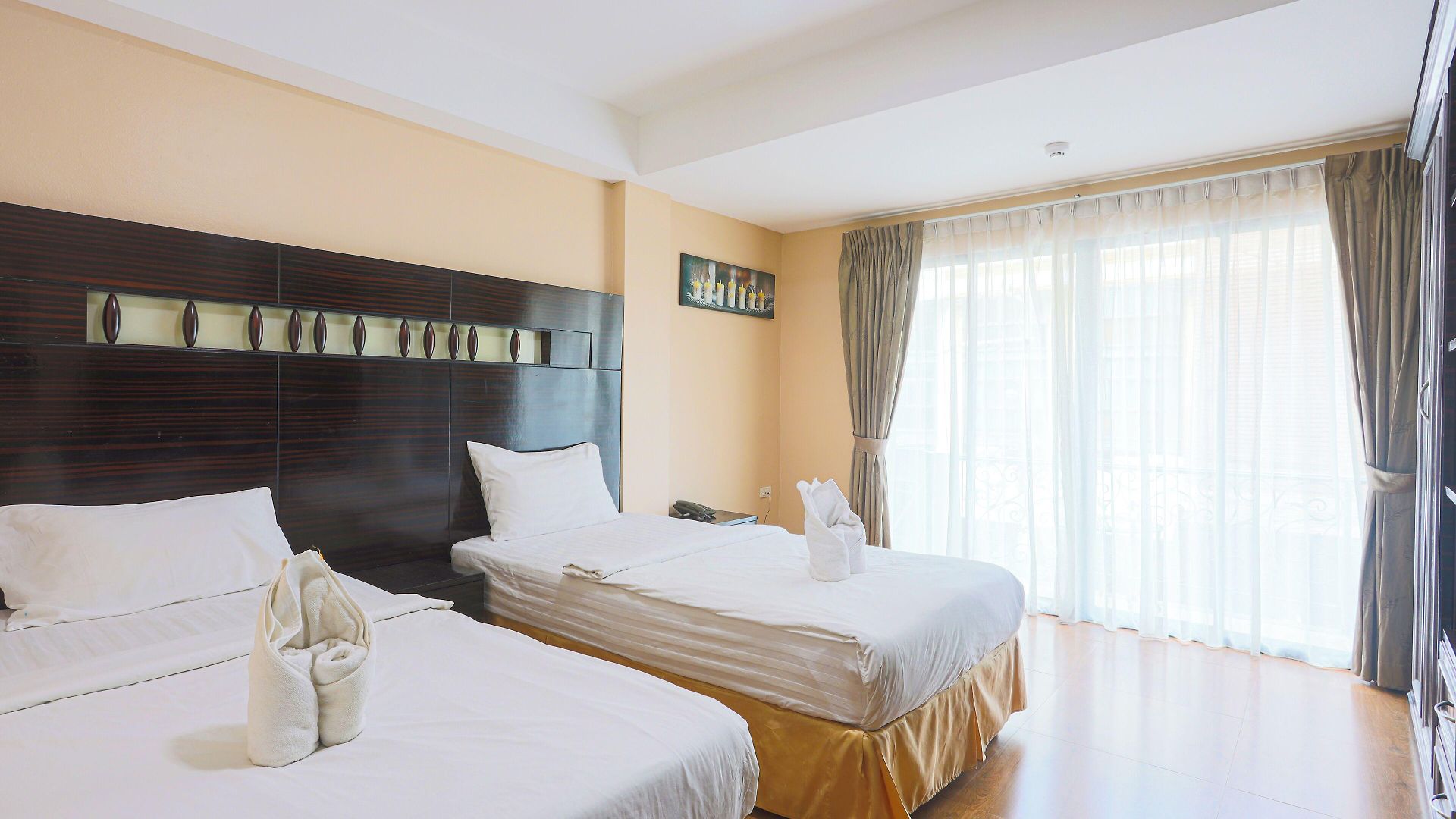 Land Royal โรงแรม 4*