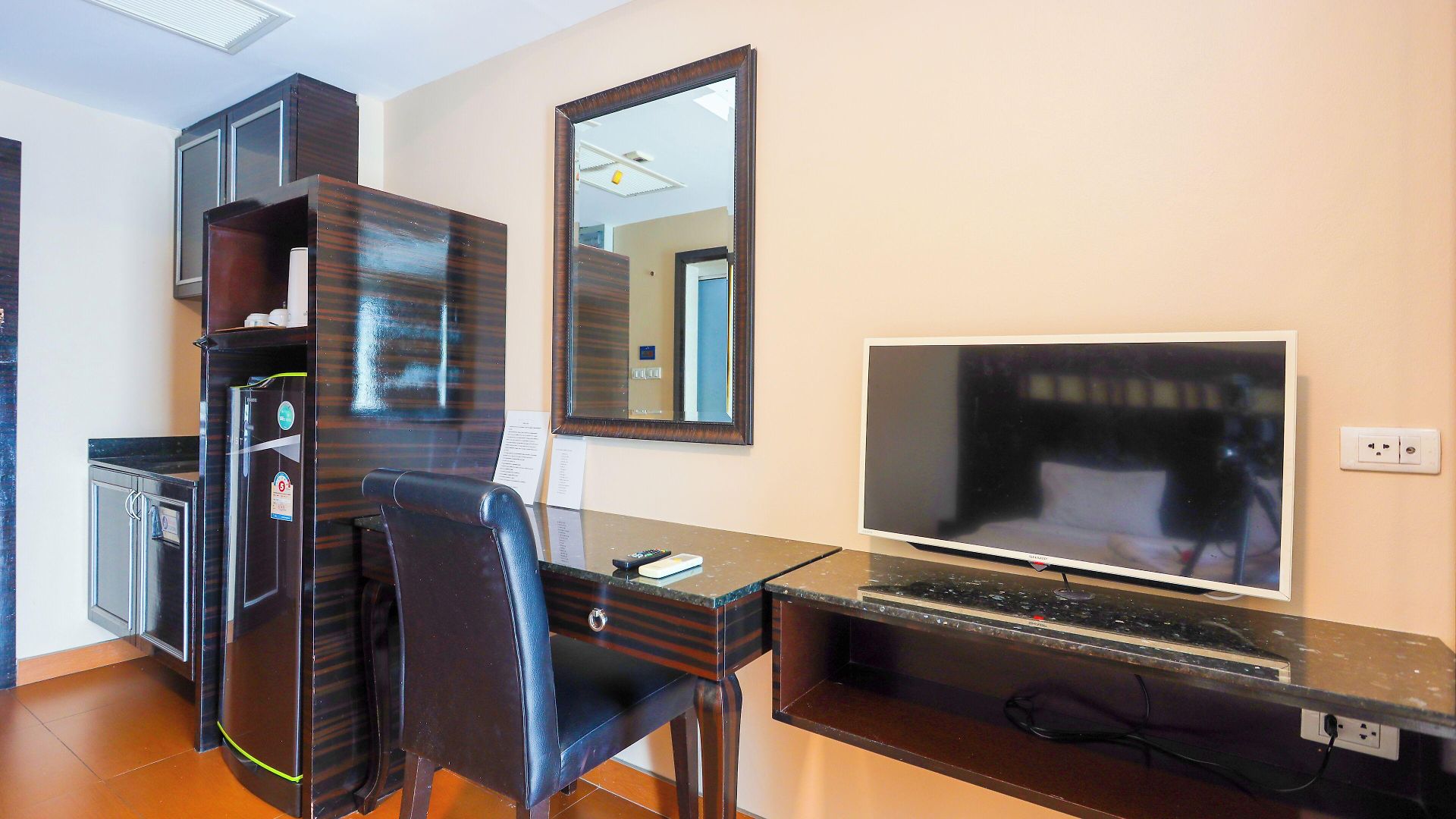 โรงแรม Land Royal 4*