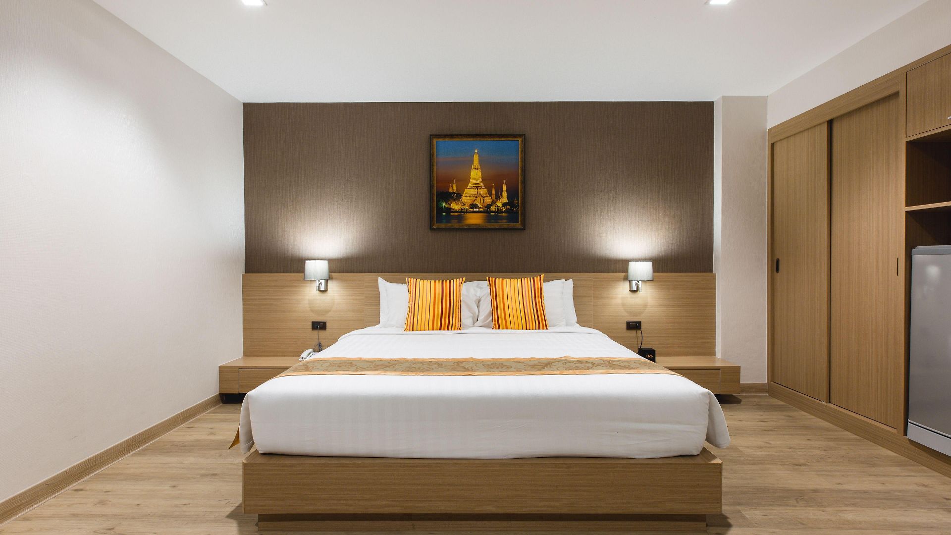 Adelphi โรงแรม