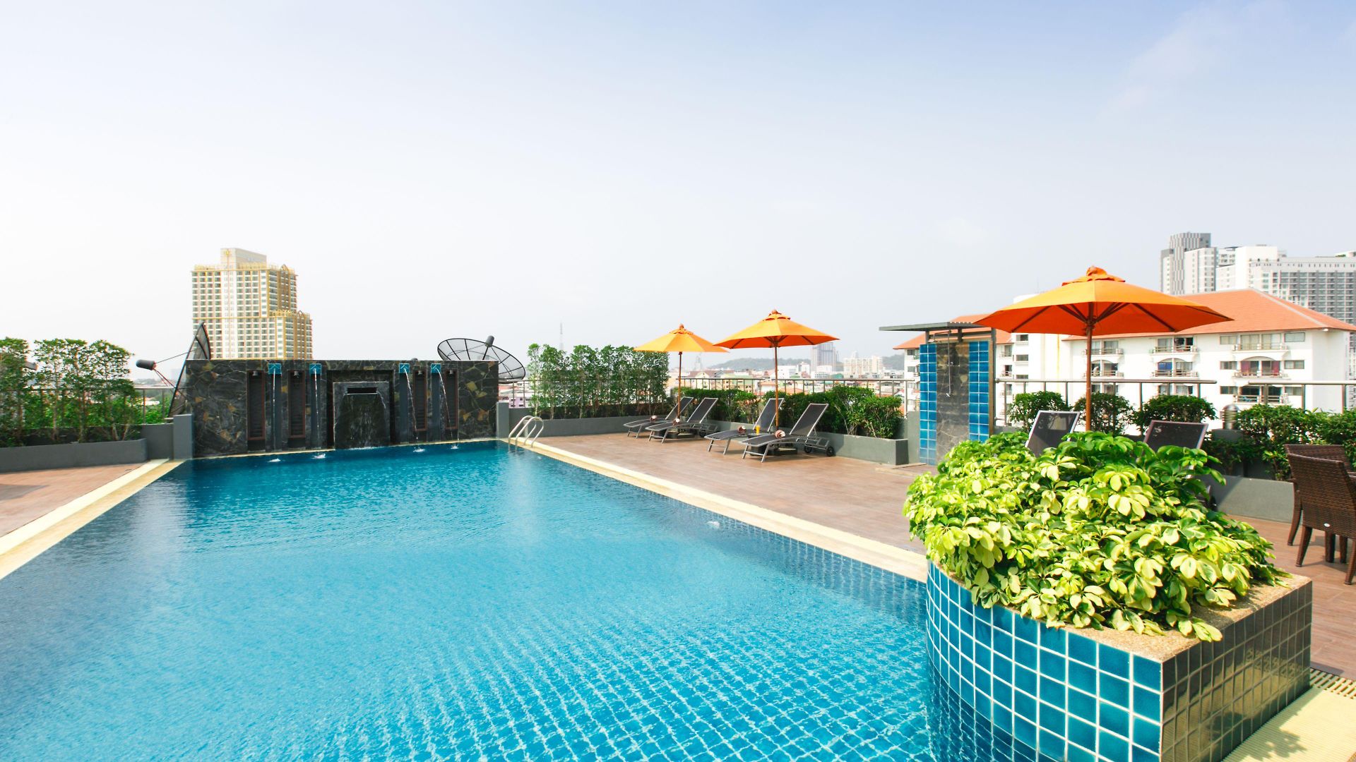 โรงแรม Adelphi Pattaya