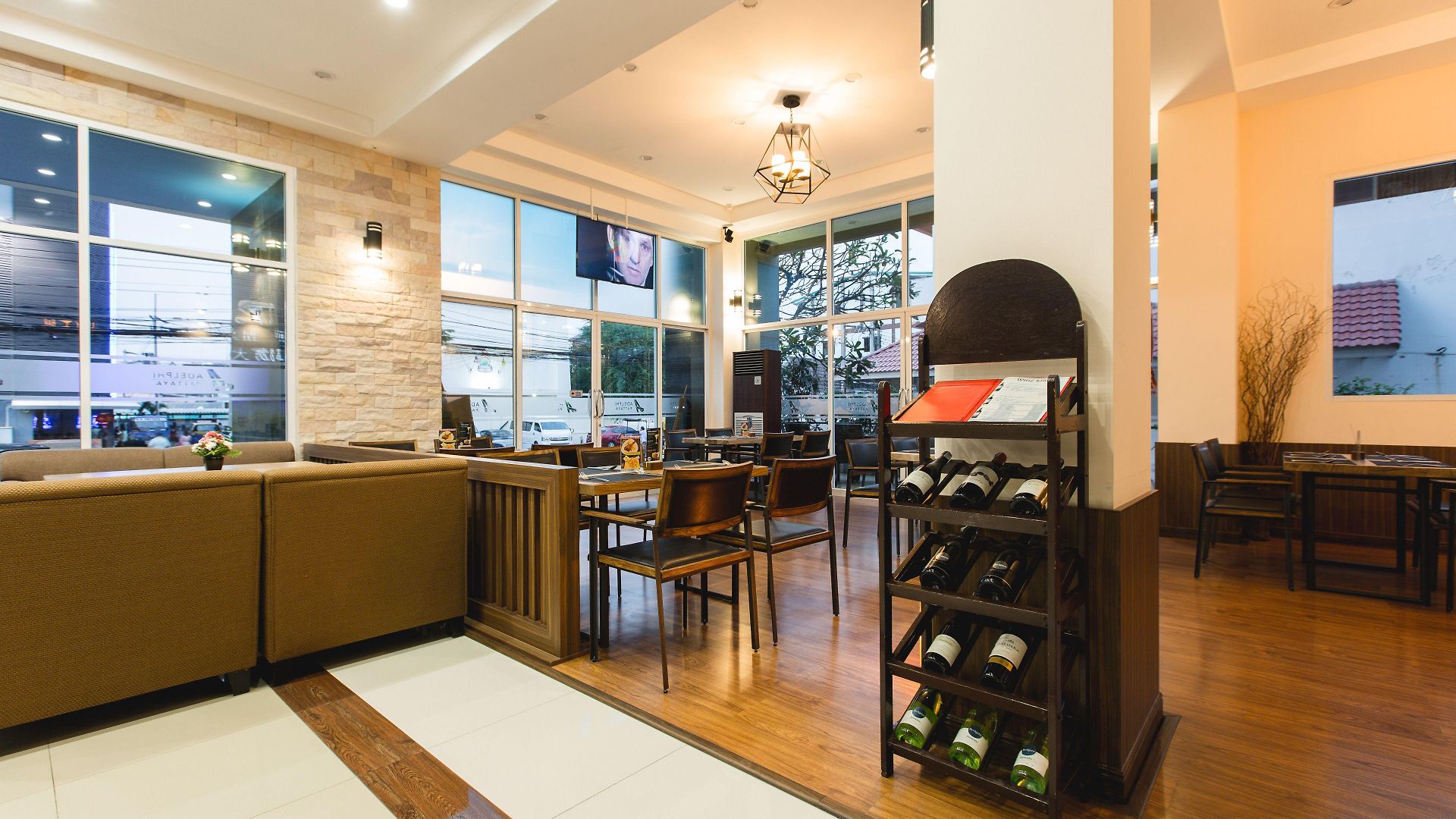 Adelphi โรงแรม Pattaya