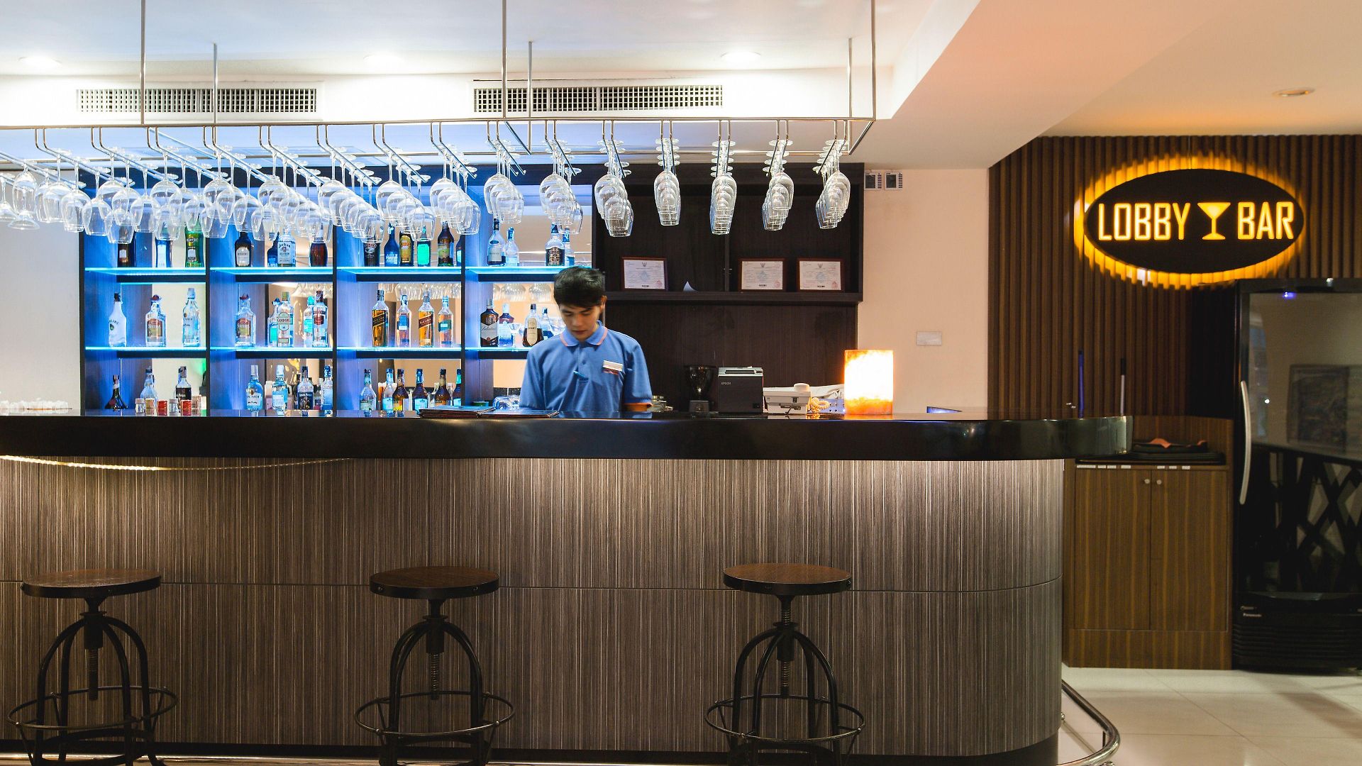 Adelphi โรงแรม