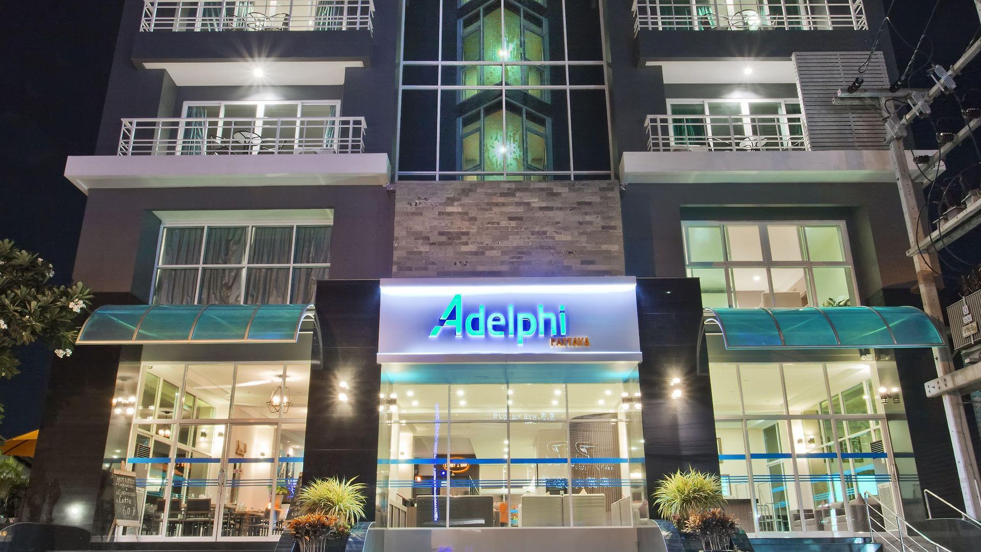 Adelphi โรงแรม 4*