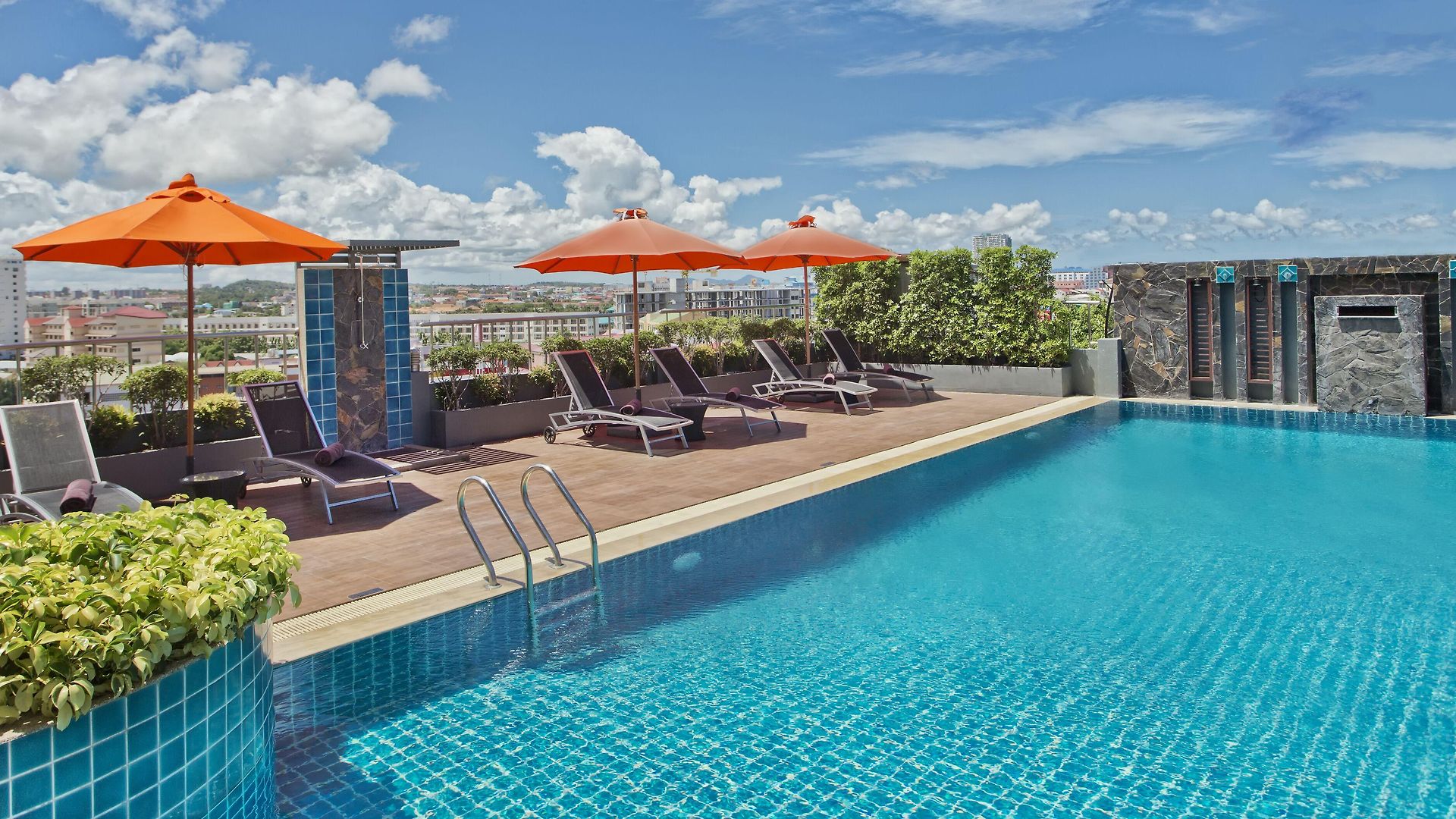 Adelphi 4*