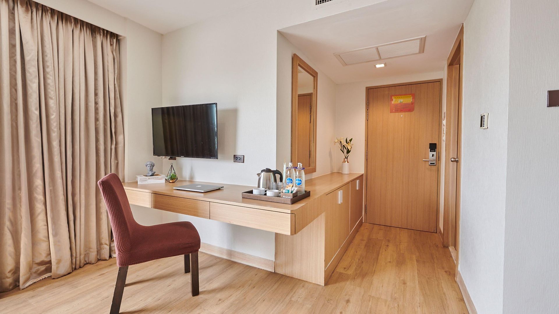 โรงแรม Adelphi Pattaya