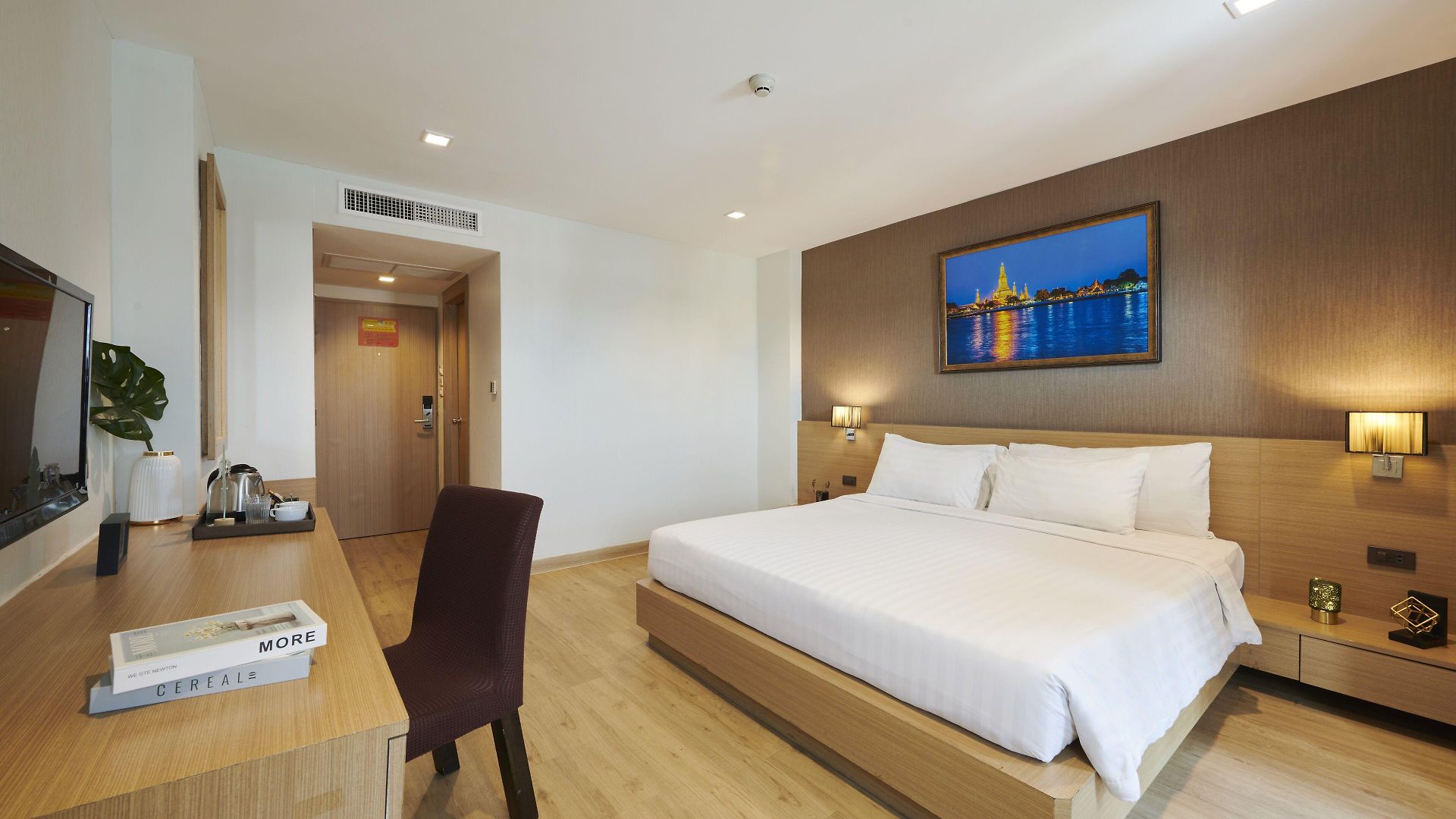 Adelphi 4*