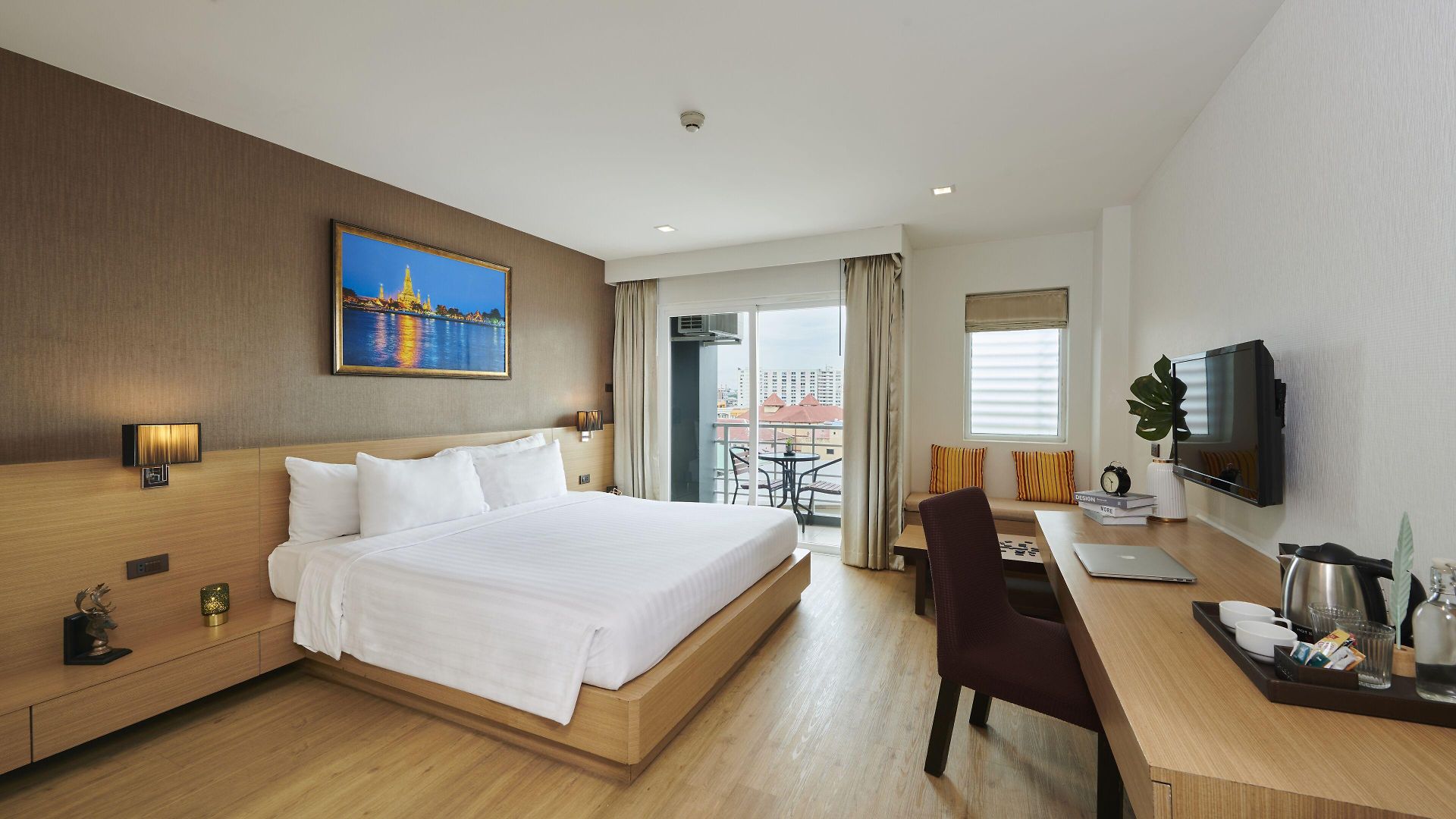 โรงแรม Adelphi
