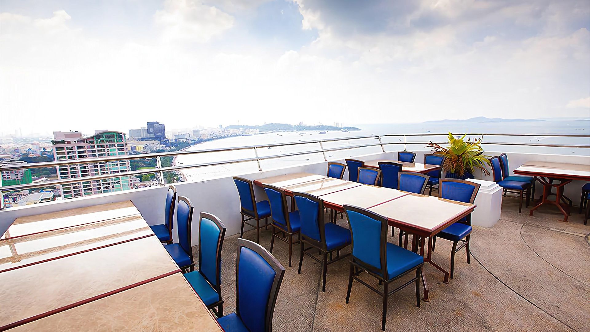 โรงแรม มาร์คแลนด์ บีช วิว 3*