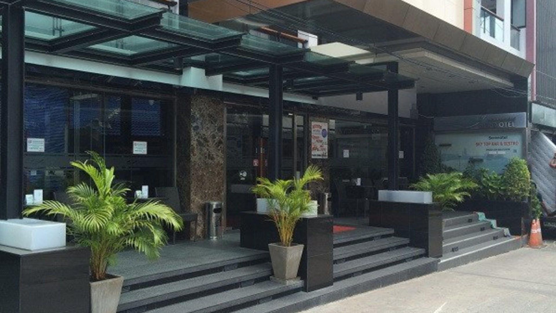 โรงแรม เซเรโนเทล พัทยา