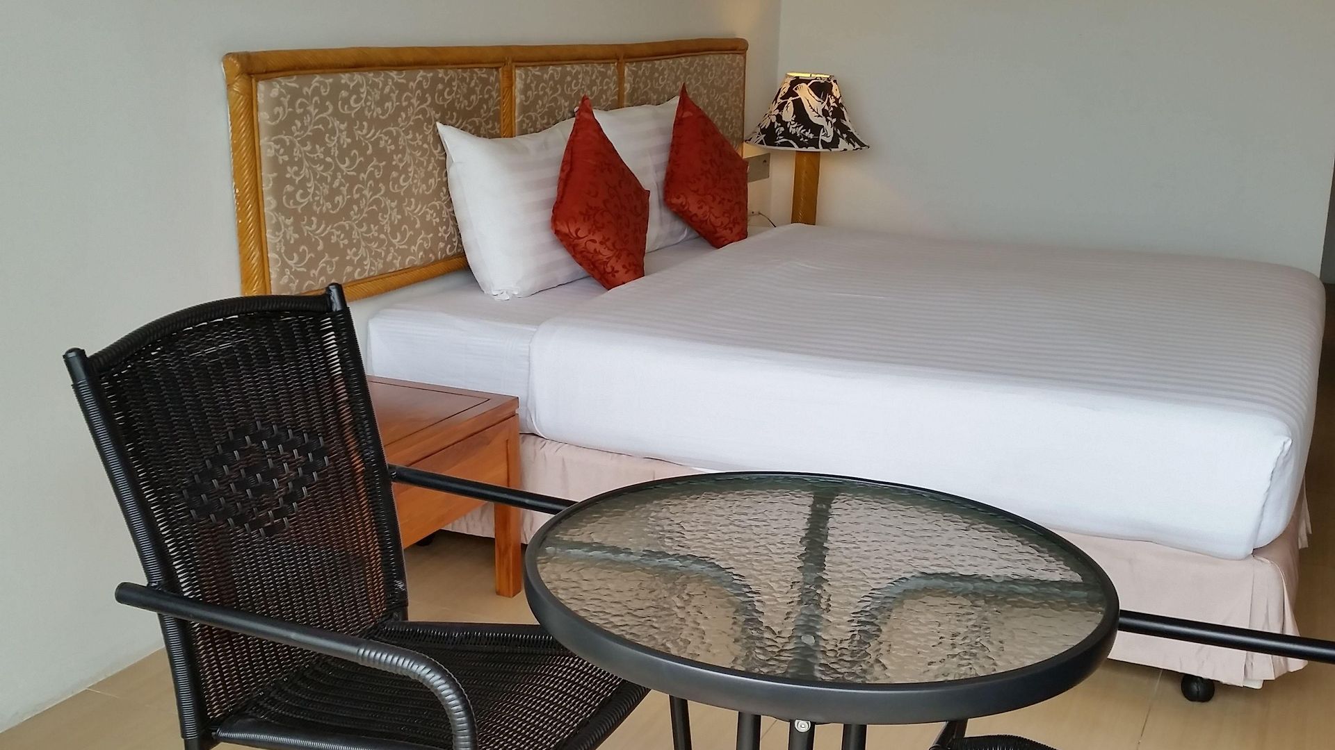 โรงแรม Nautical 3*
