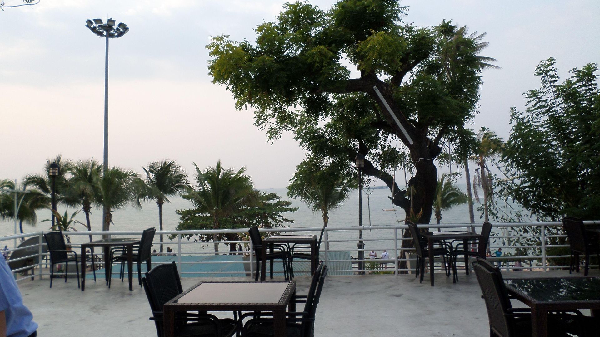โรงแรม Nautical 3*