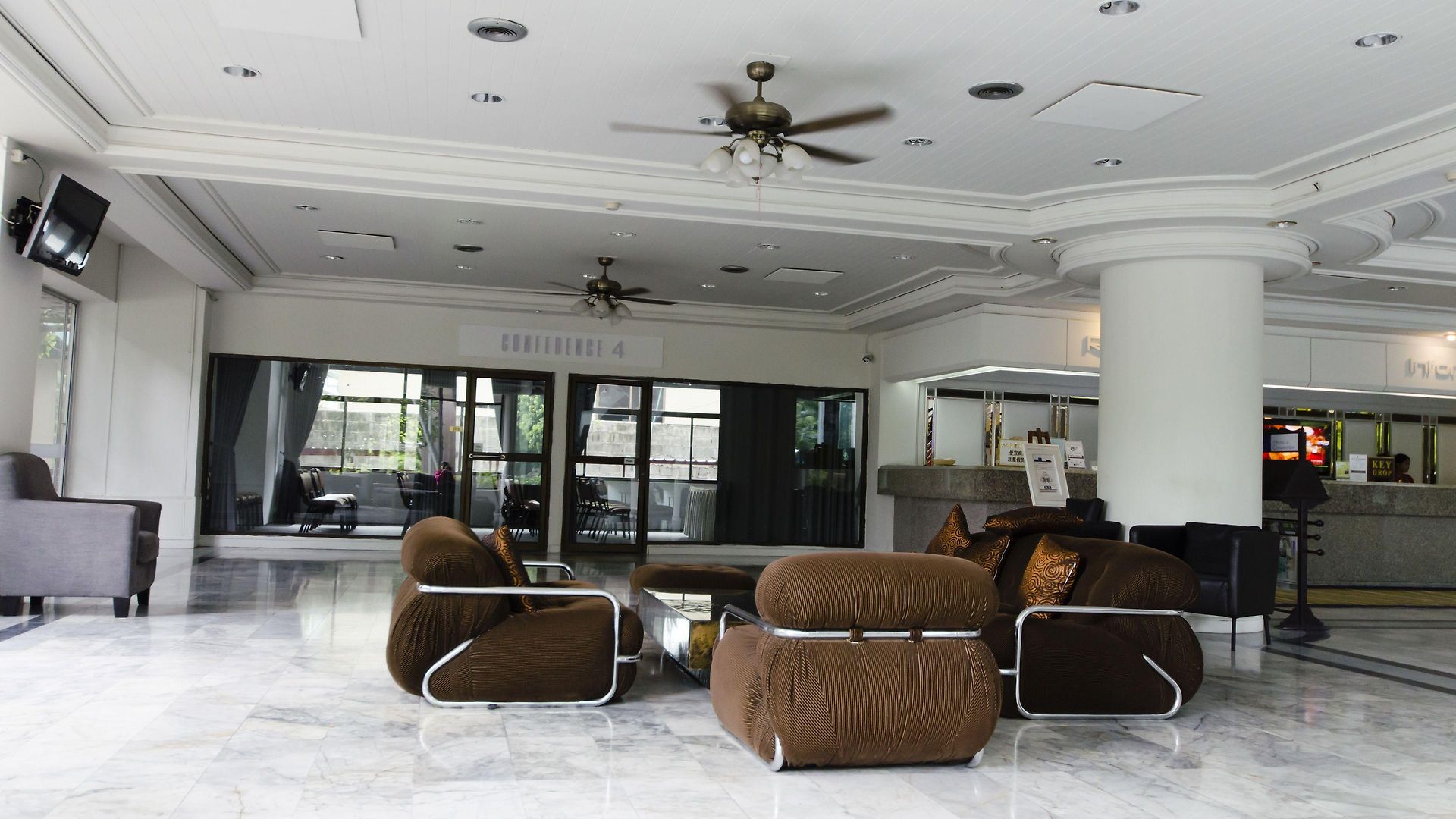 First Pacific Cirrus โรงแรม Pattaya