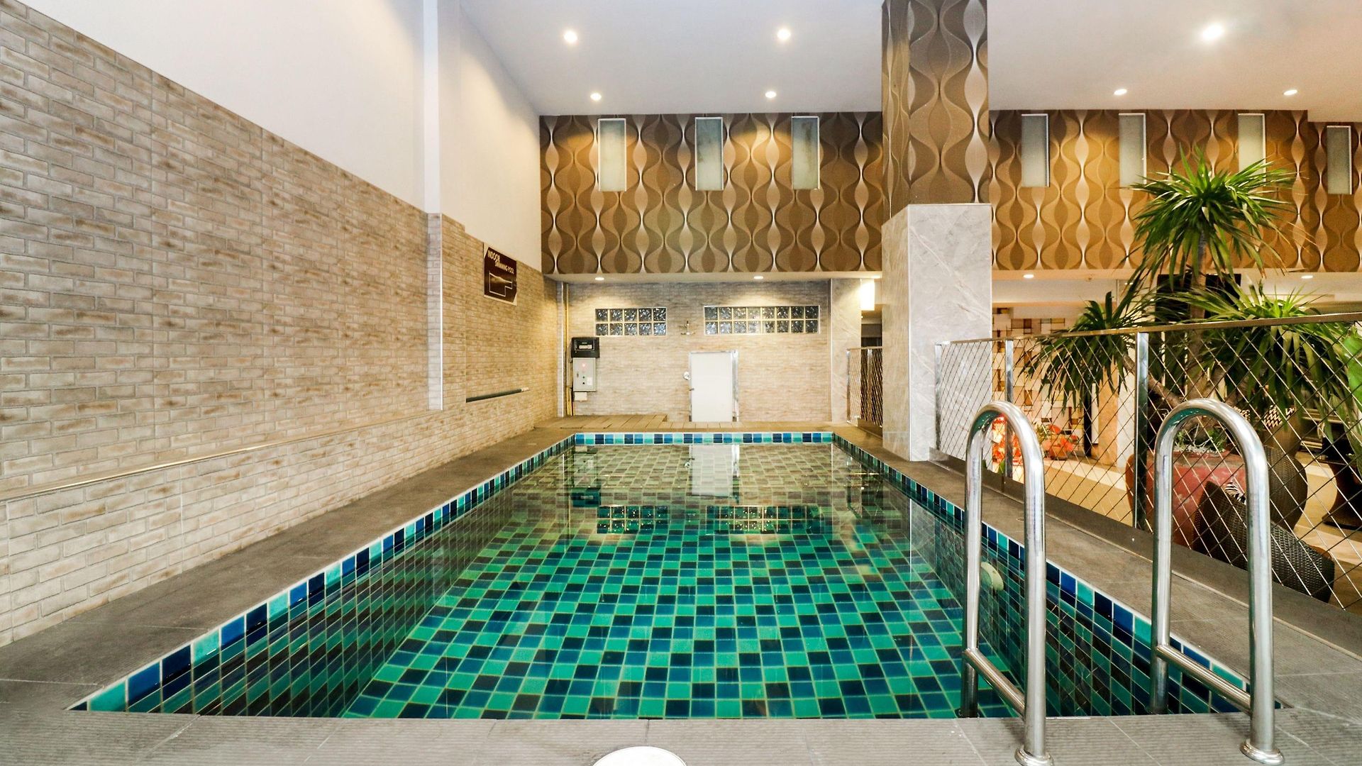 Oyo 120 Ja Siam Near Bangkok Hospital โรงแรม