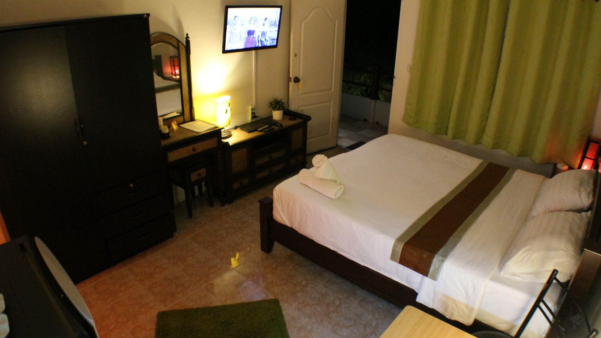 Hotel Oyo 838 Aromdee 2*