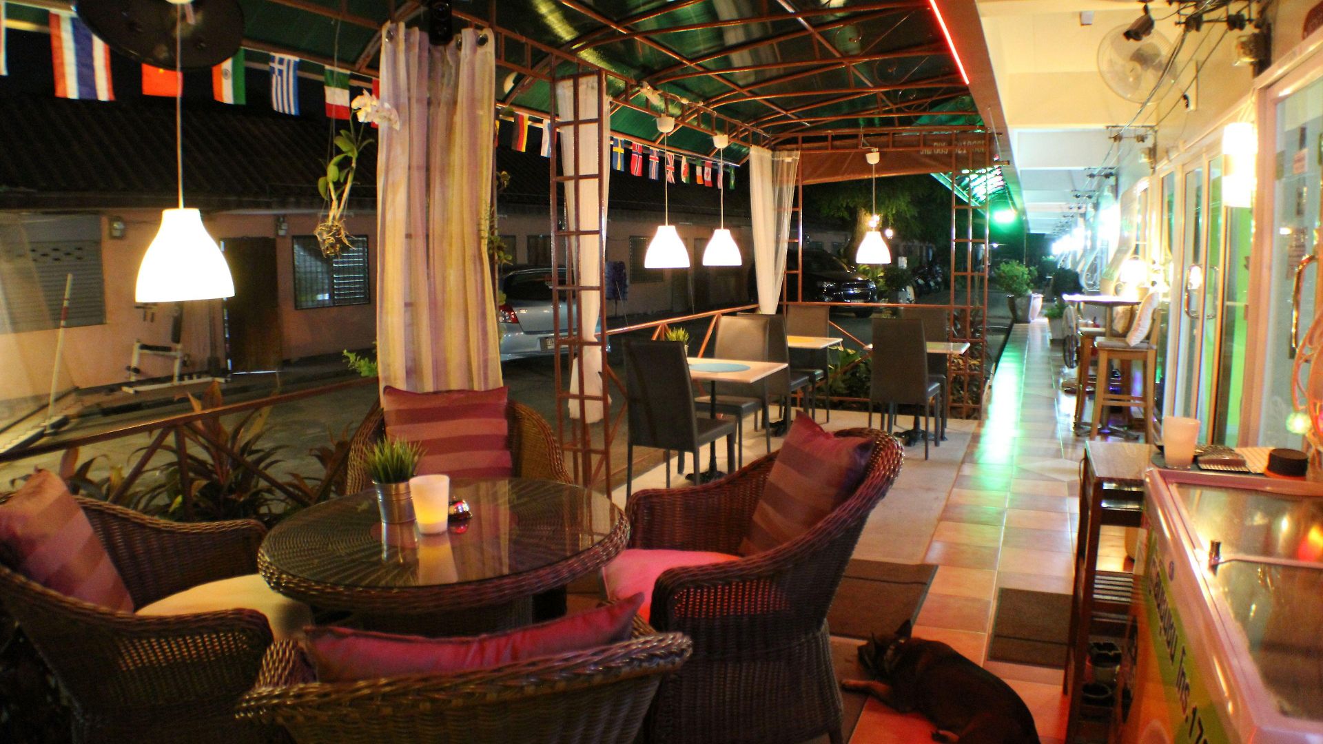 Oyo 838 Aromdee Hotel Pattaya