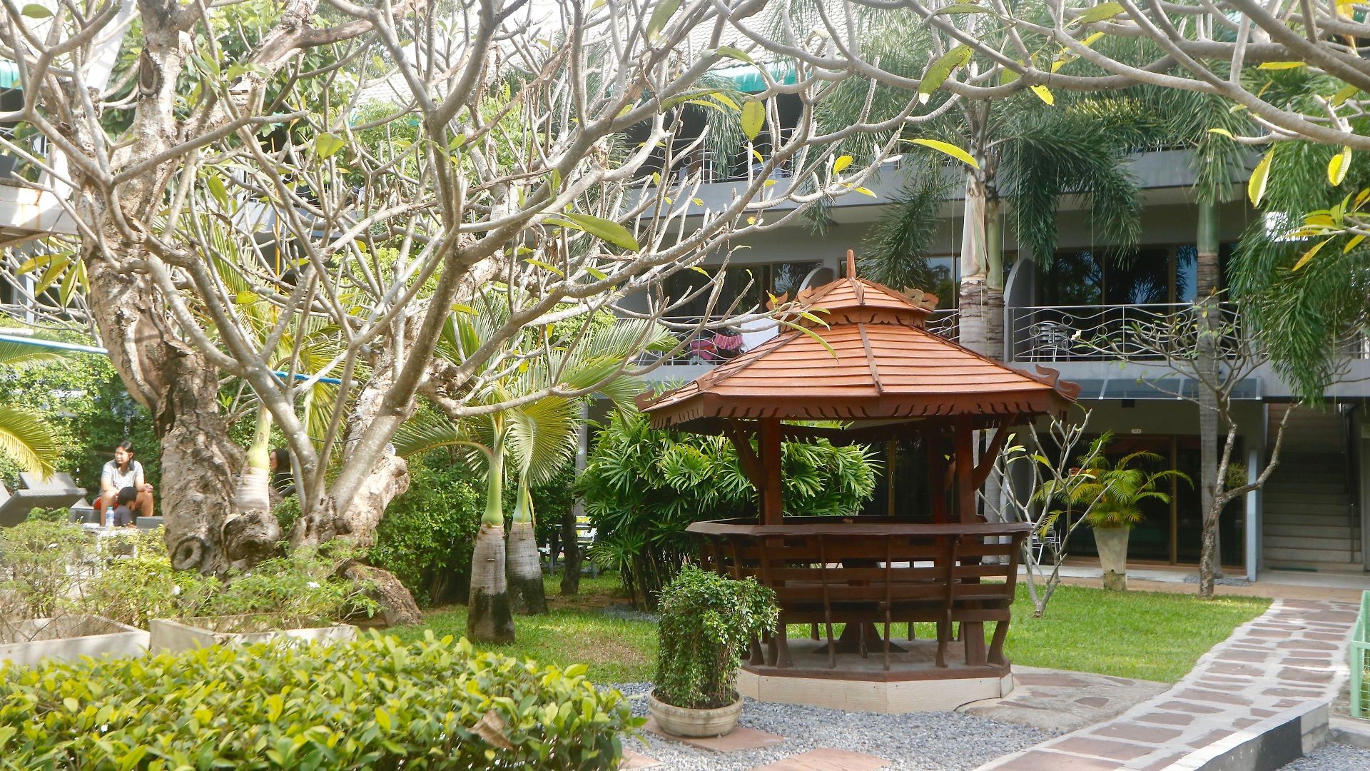 โรงแรม โมเมนโต 3*