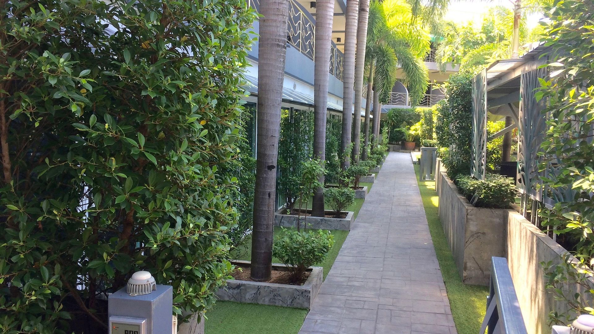 โรงแรม โมเมนโต