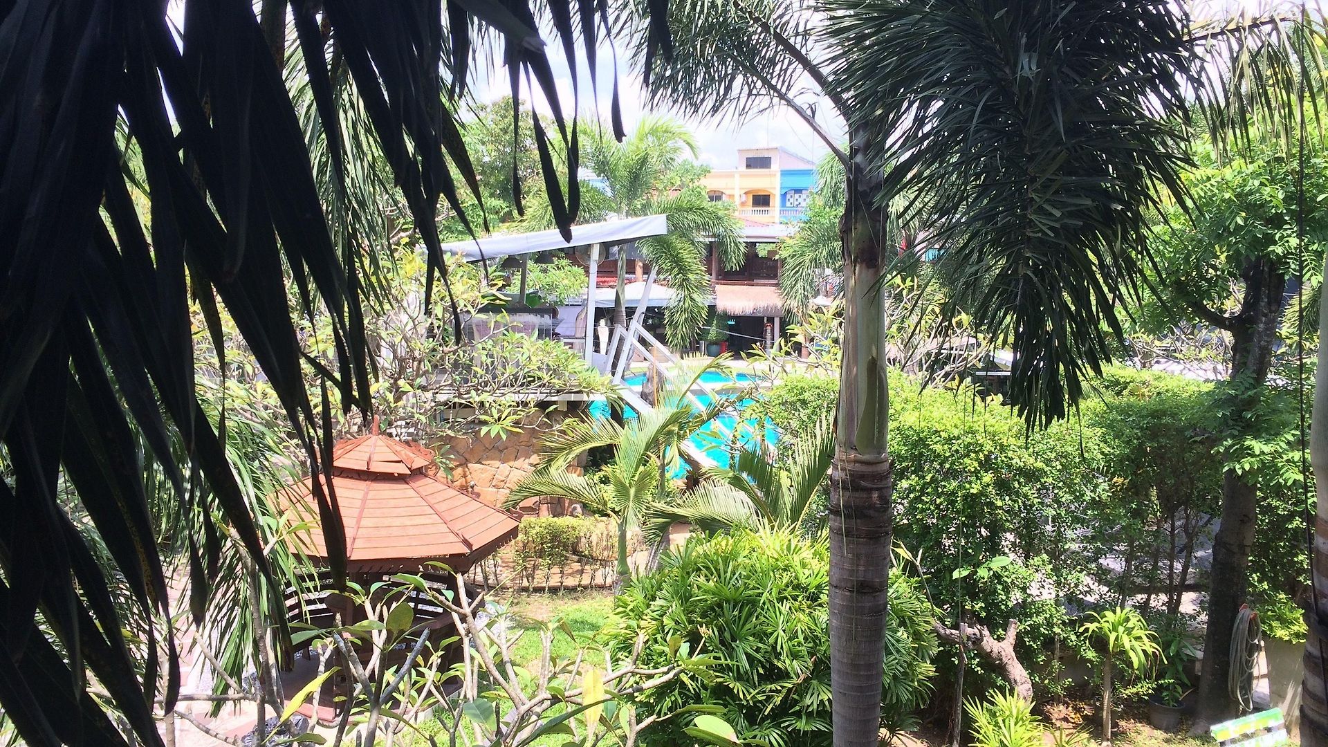 โรงแรม โมเมนโต 3*