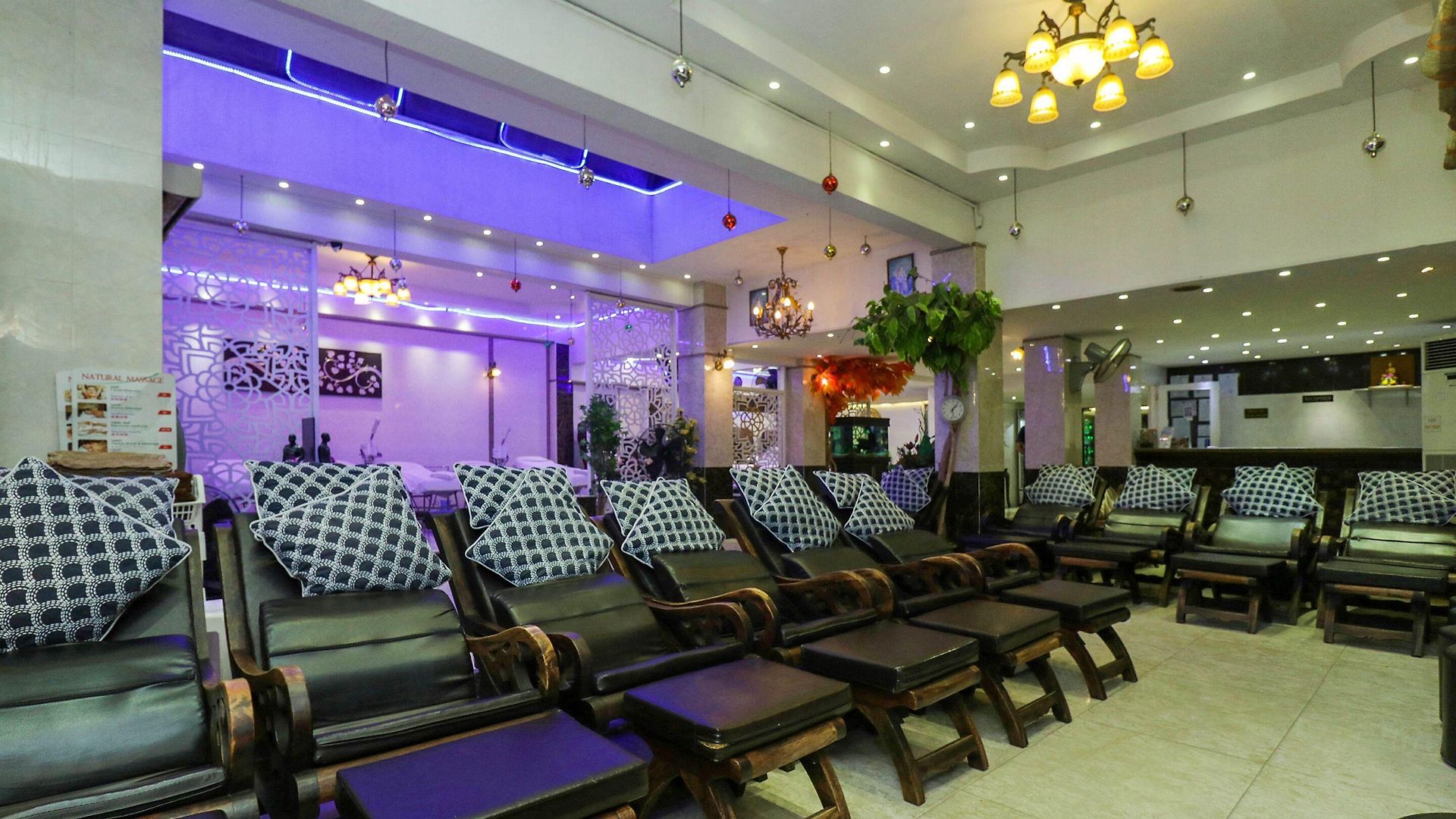 Natural โรงแรม