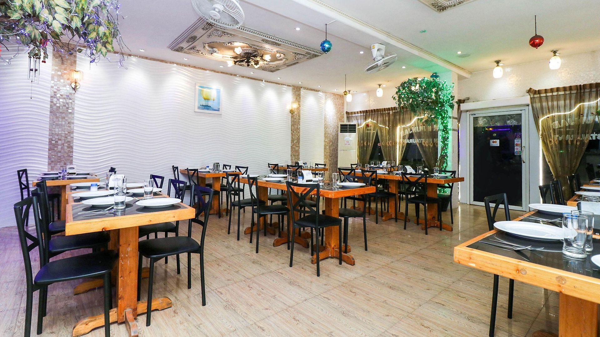 Natural โรงแรม 3*