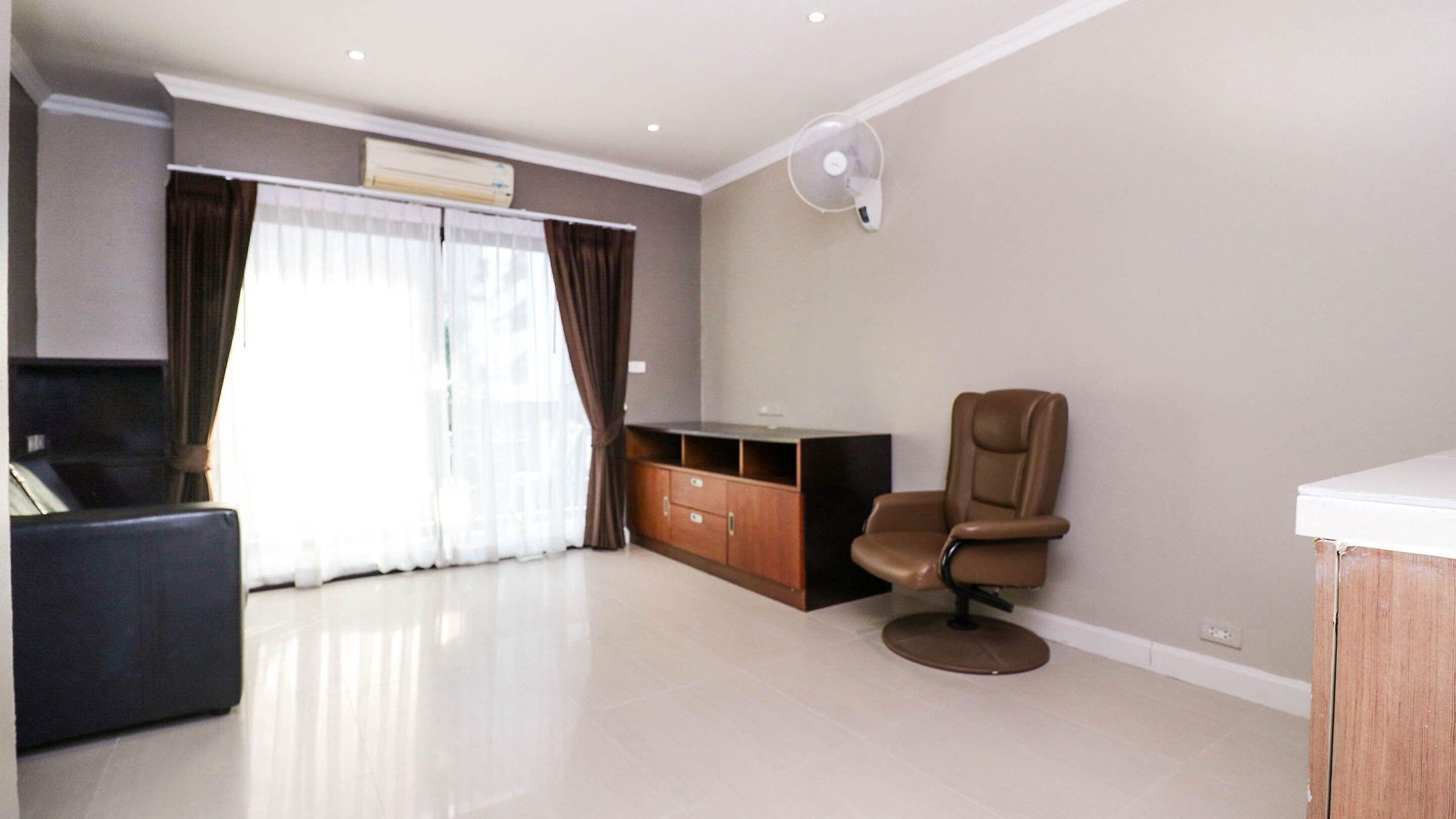Natural โรงแรม