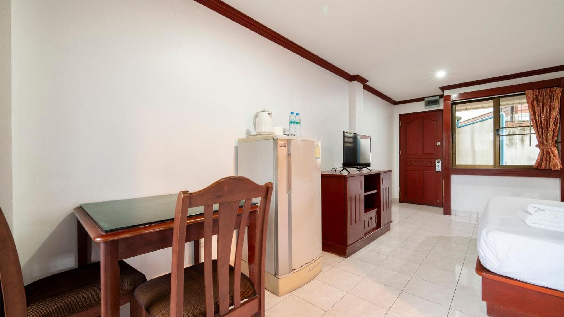 Selina Place โรงแรม