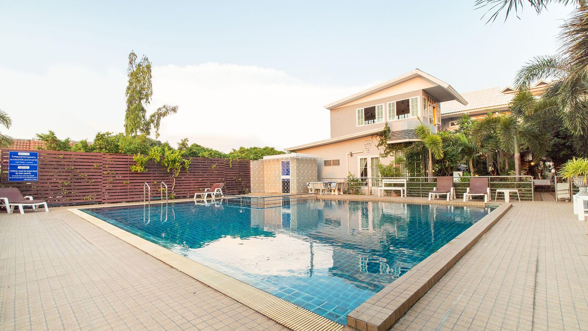 Oyo 824 Valida Hotel 2*