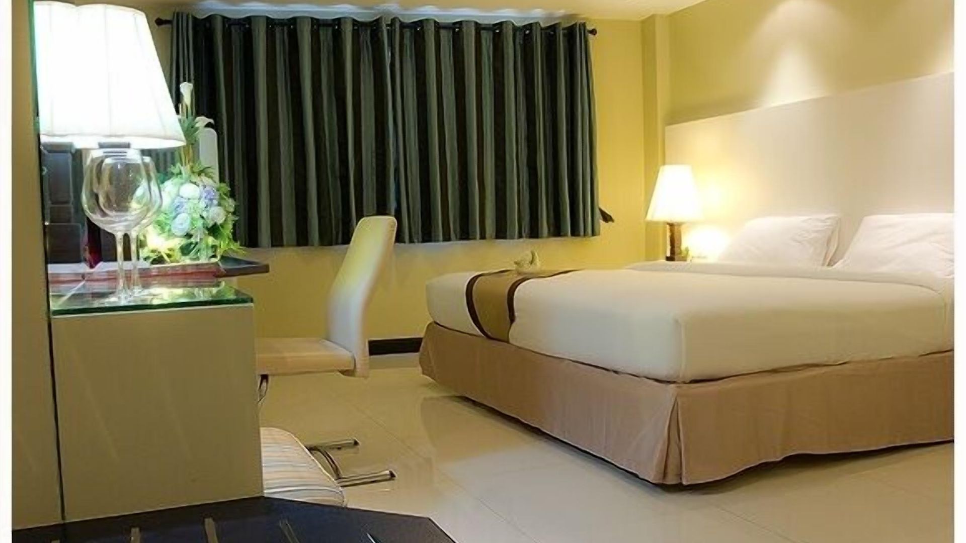 Fourteen Again โรงแรม Pattaya