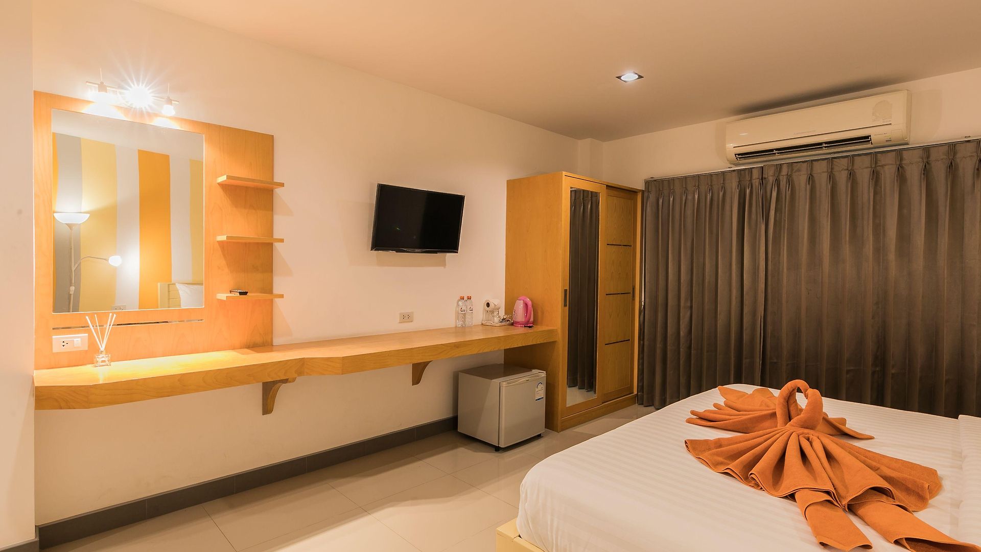 โรงแรม T Sleep Place