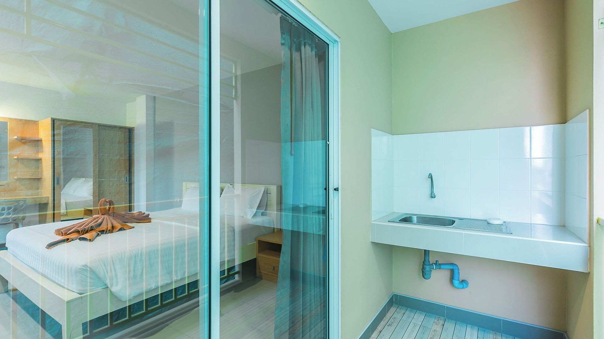 T Sleep Place 3*