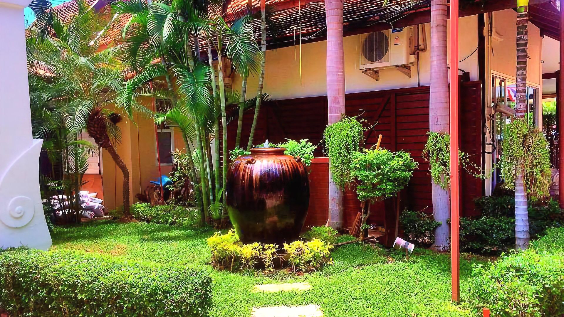 Napalai Pool Pattaya