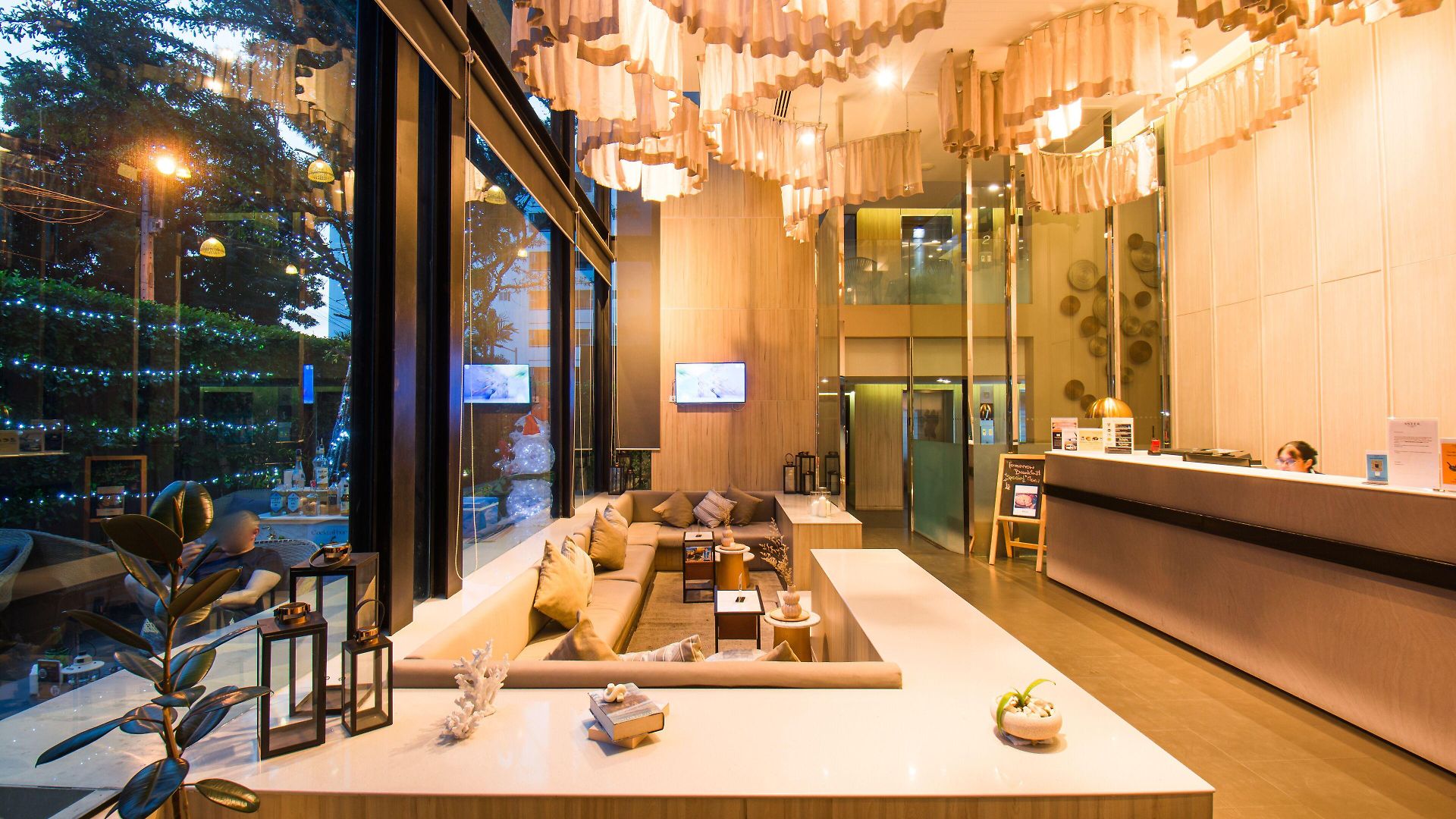 Aster And By At Mind โรงแรม