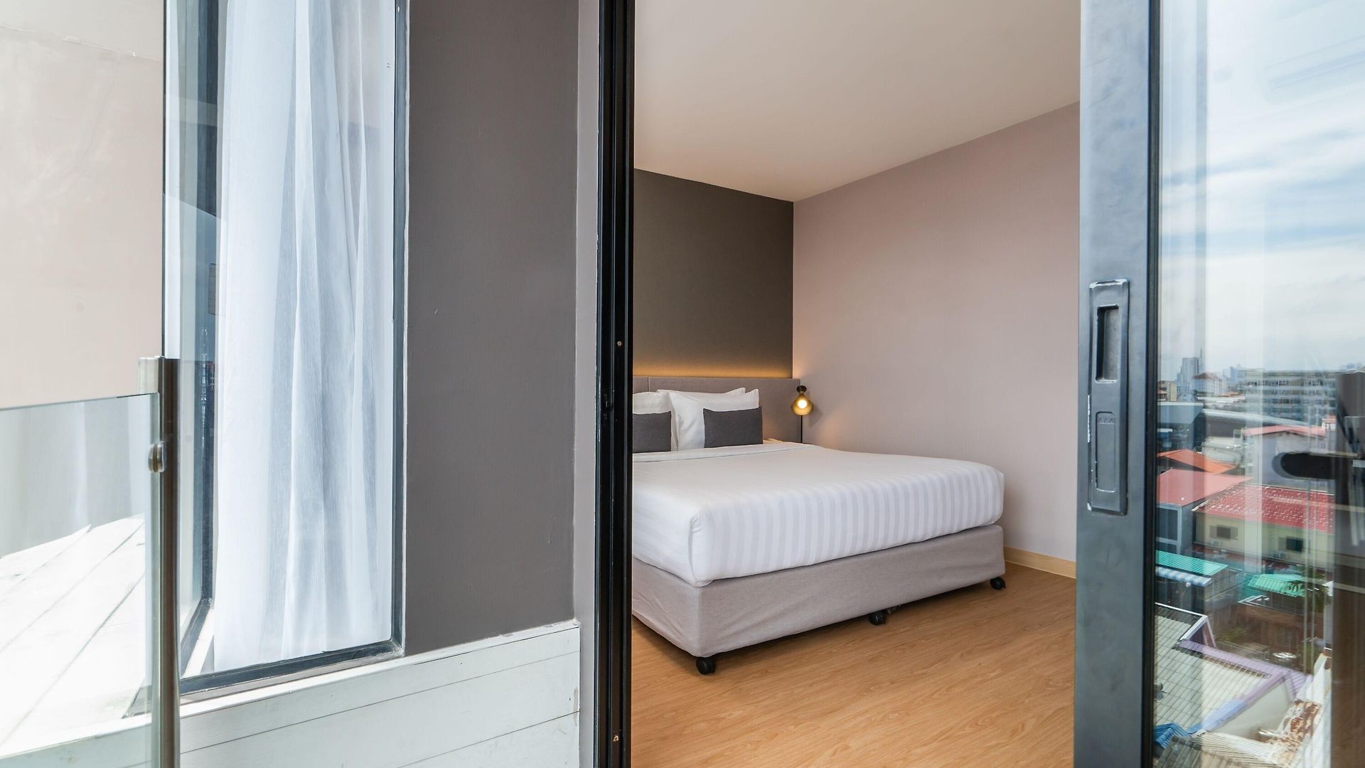 Aster And By At Mind โรงแรม 4*
