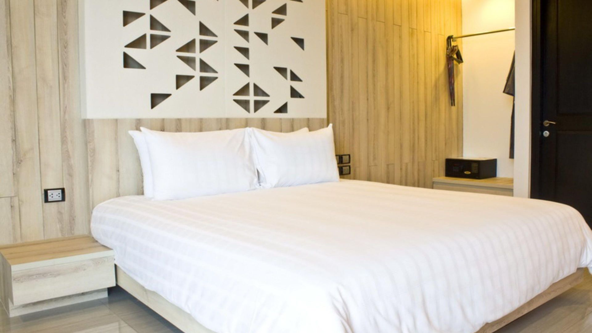 Tsix5 Phenomenal โรงแรม