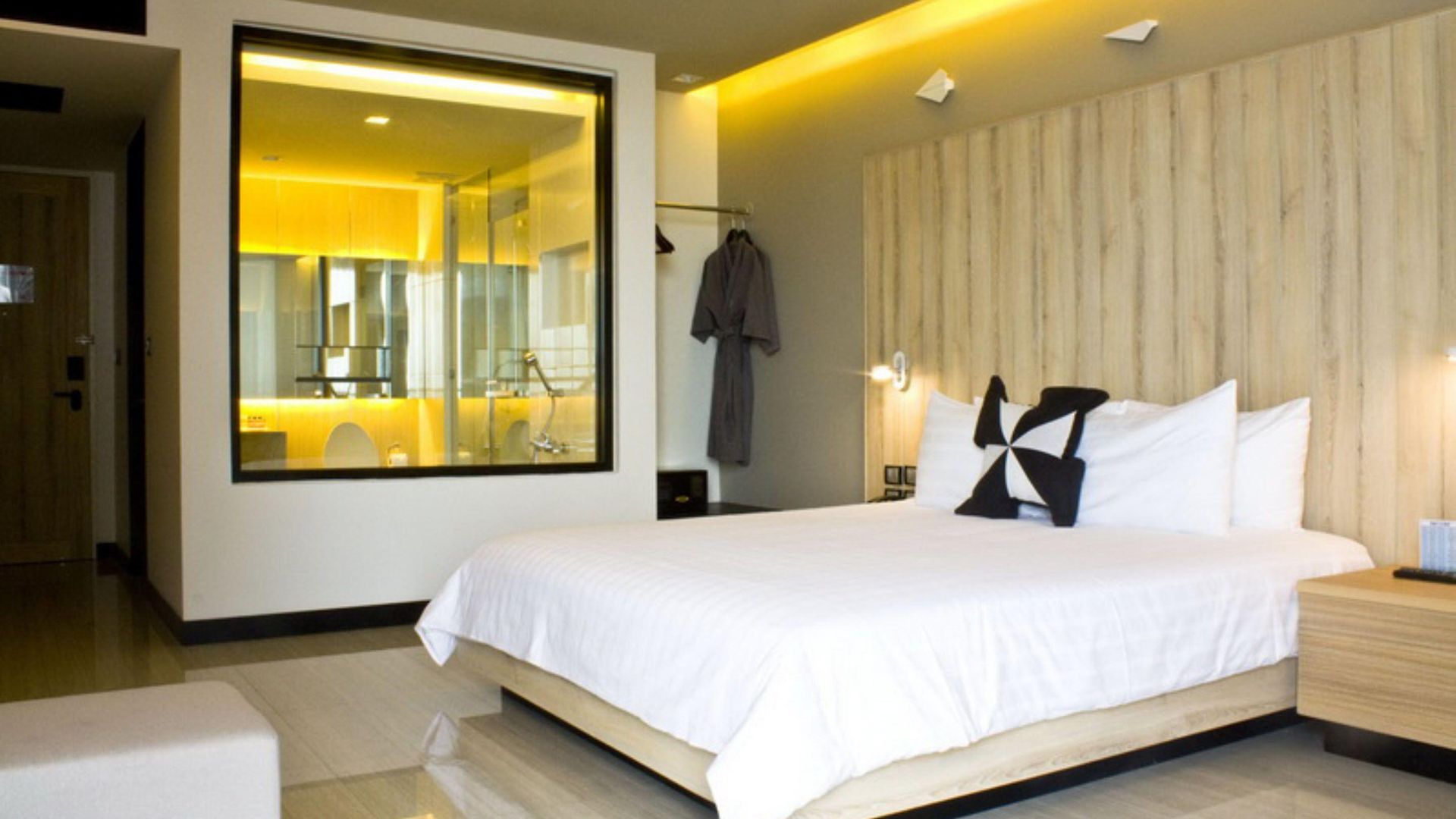 Tsix5 Phenomenal โรงแรม 5*