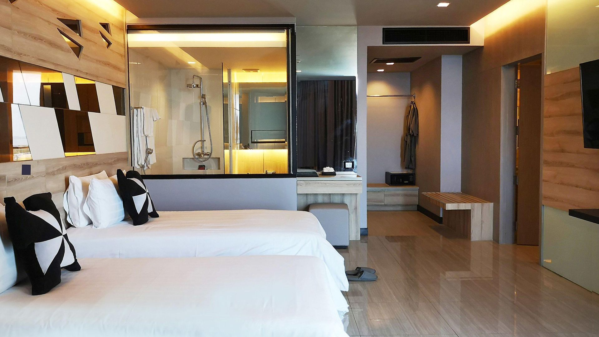 Tsix5 Phenomenal 5* Pattaya