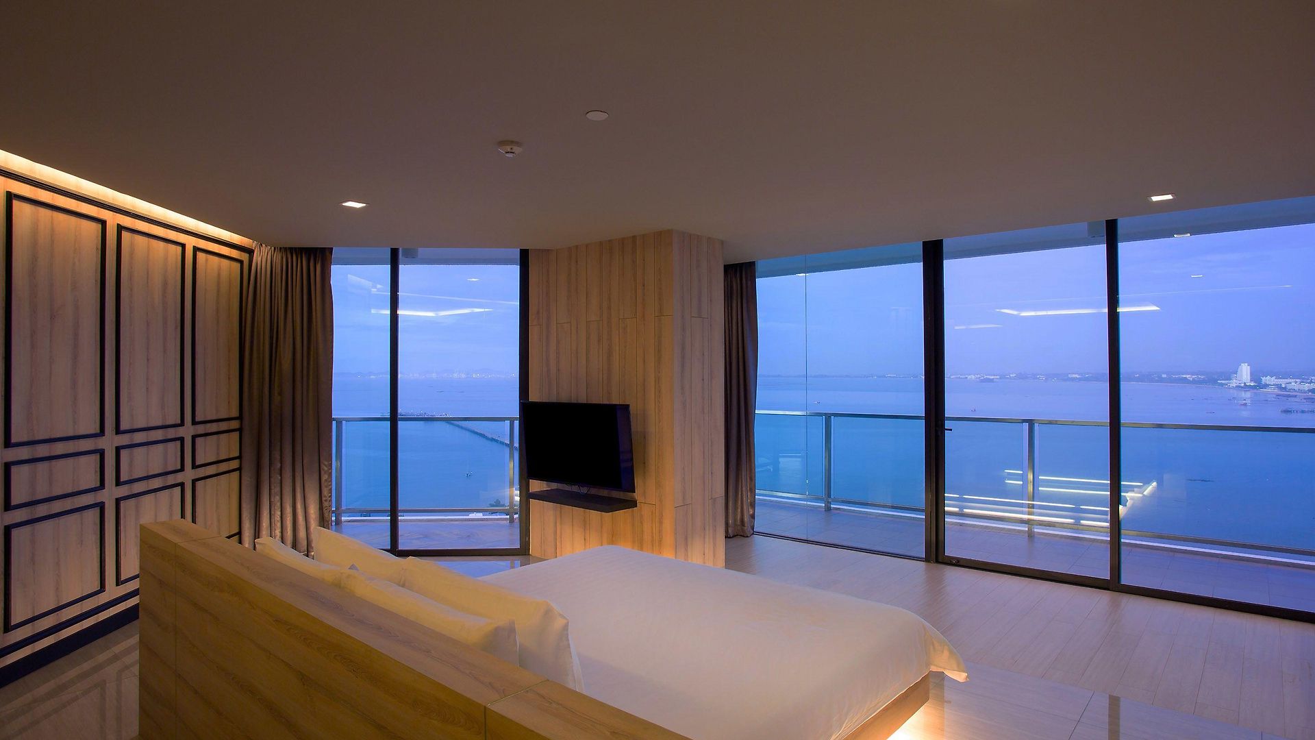 Tsix5 Phenomenal โรงแรม