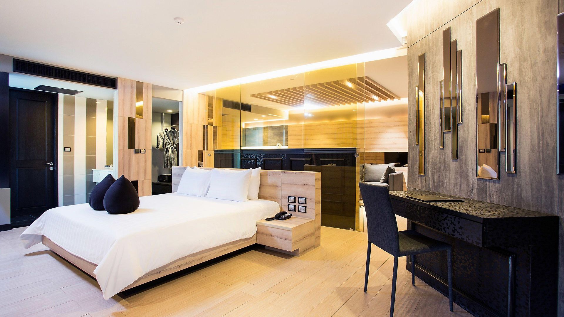 Tsix5 Phenomenal โรงแรม