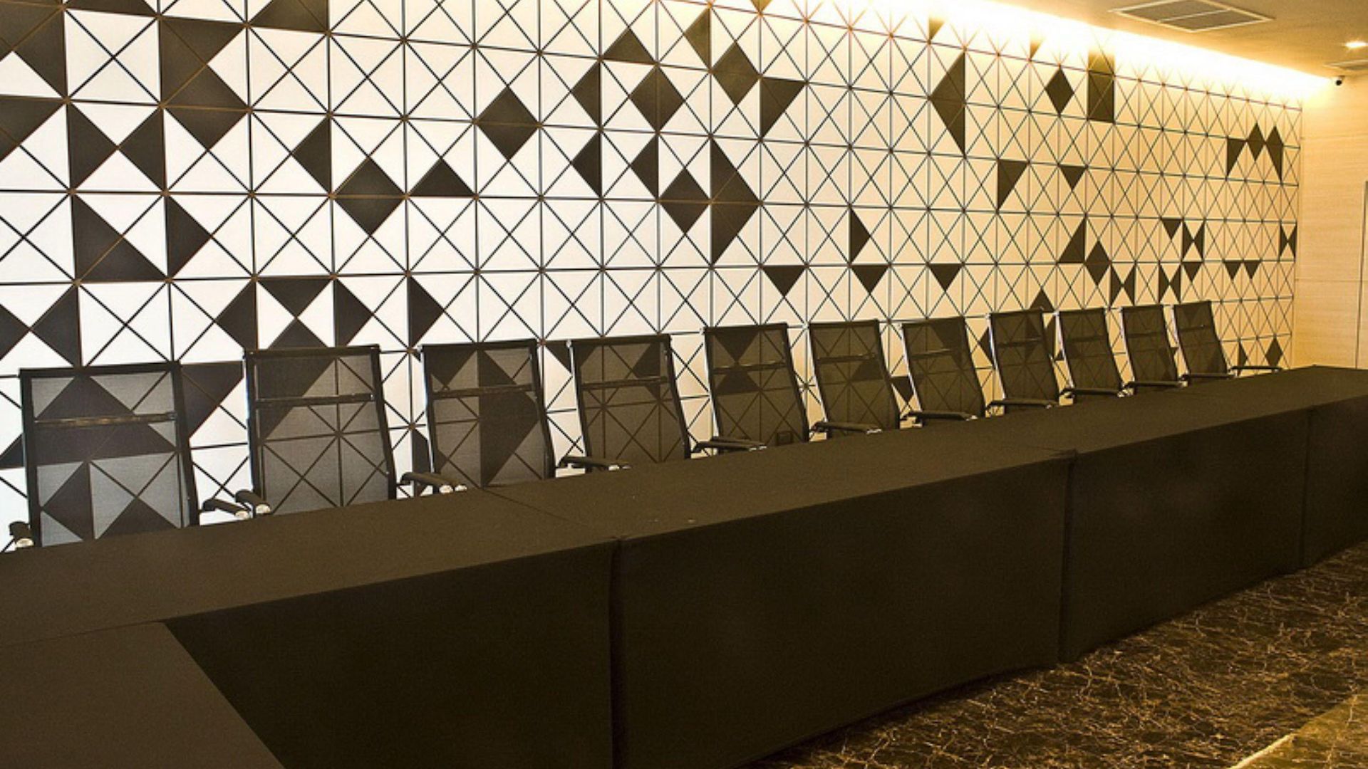 โรงแรม Tsix5 Phenomenal 5*